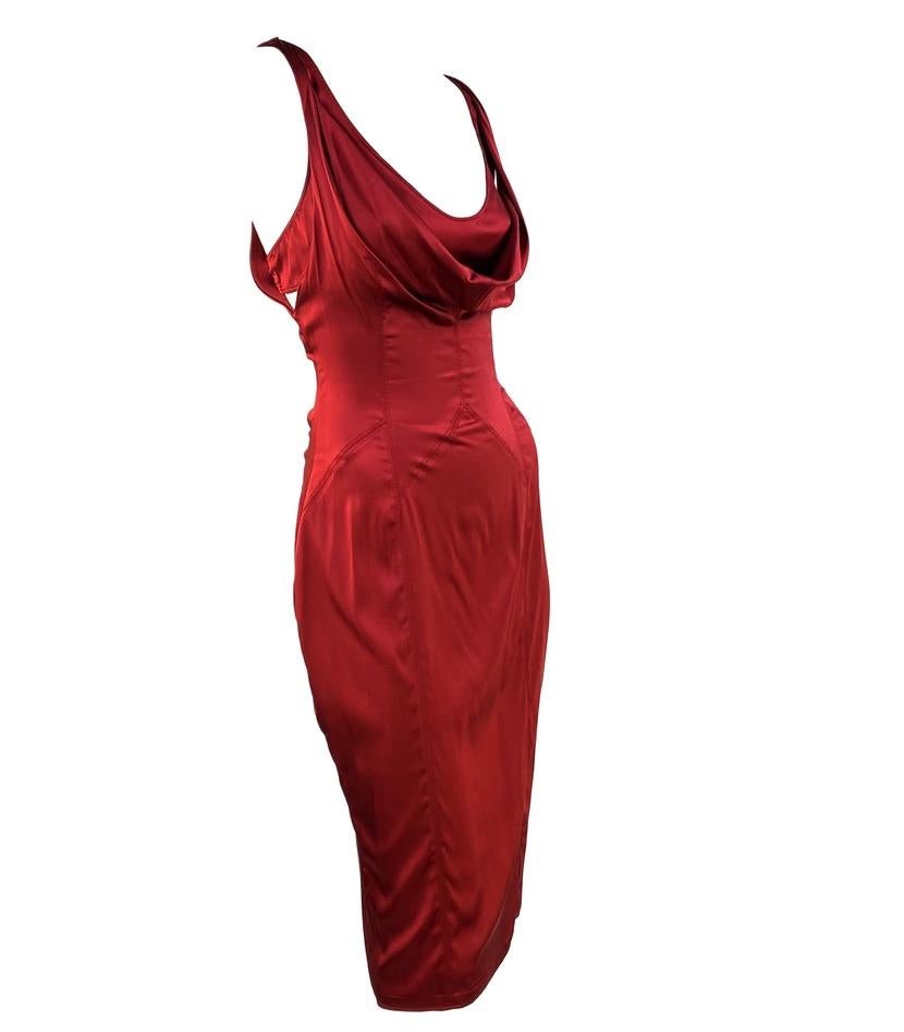 F/W 2003 Gucci by Tom Ford Red Silk Satin Corset Belted Runway Dress For Sale 2