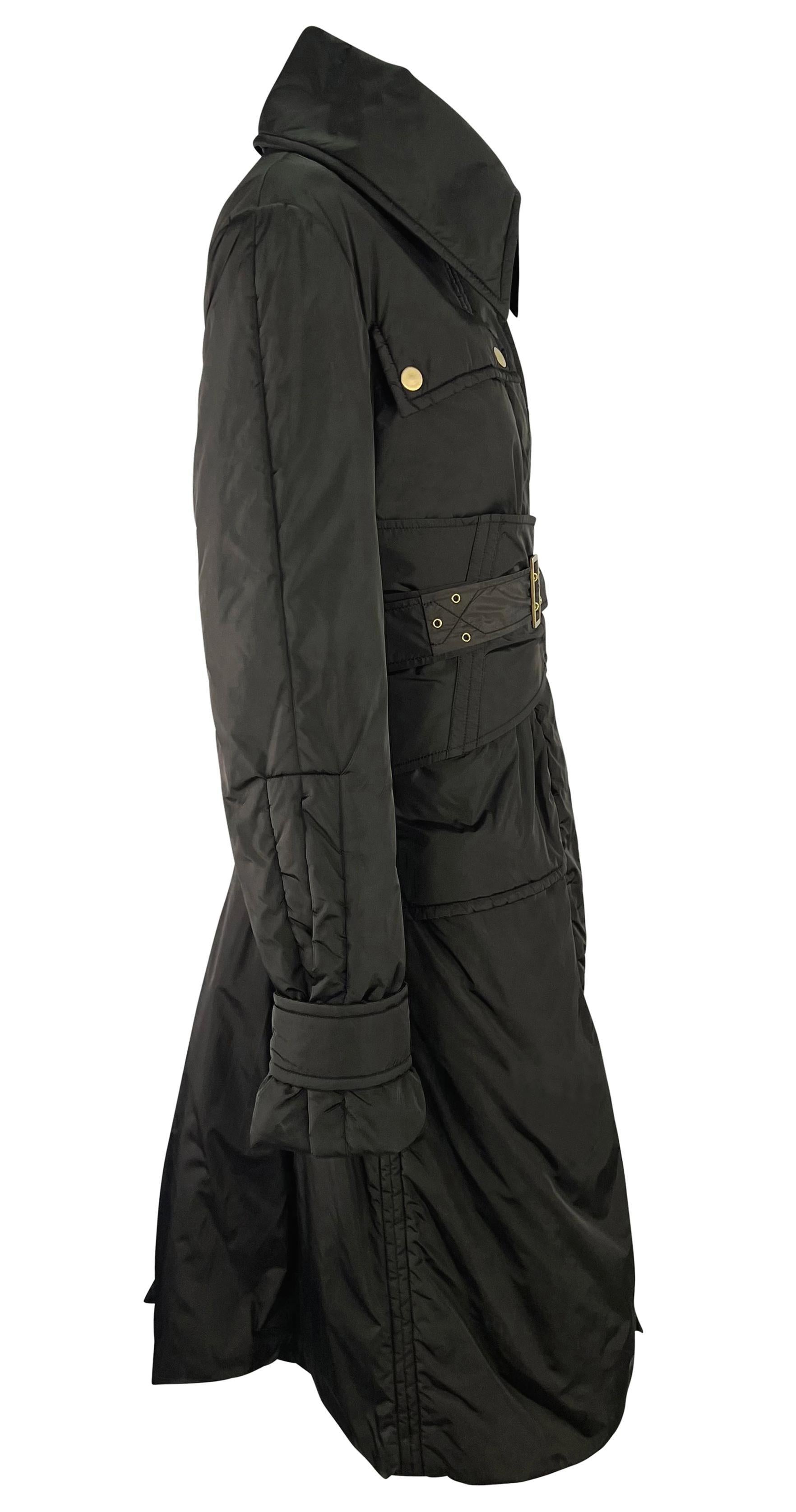 A/I 2003 Gucci by Tom Ford: un cappotto in nylon con corsetto e lunghezza totale in vendita 3