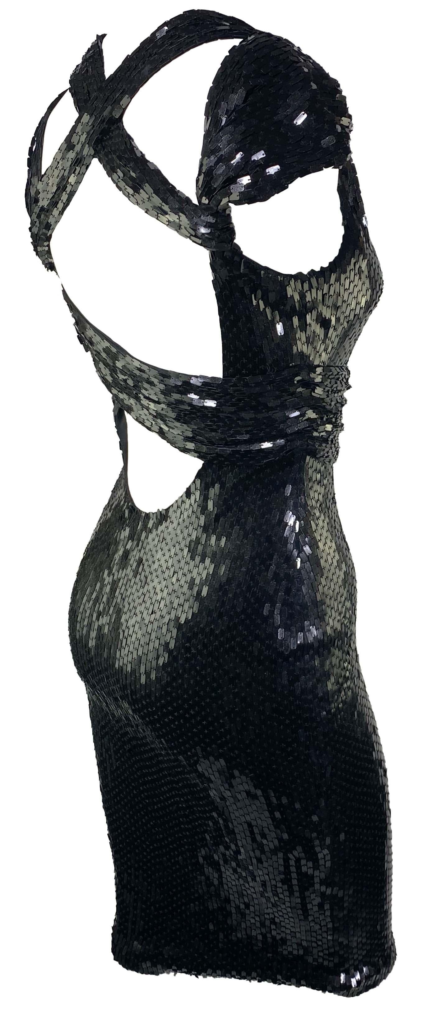 Pasarela F/W 2003 Gucci by Tom Ford Vestido Convertible con Tirantes de Lentejuelas 3