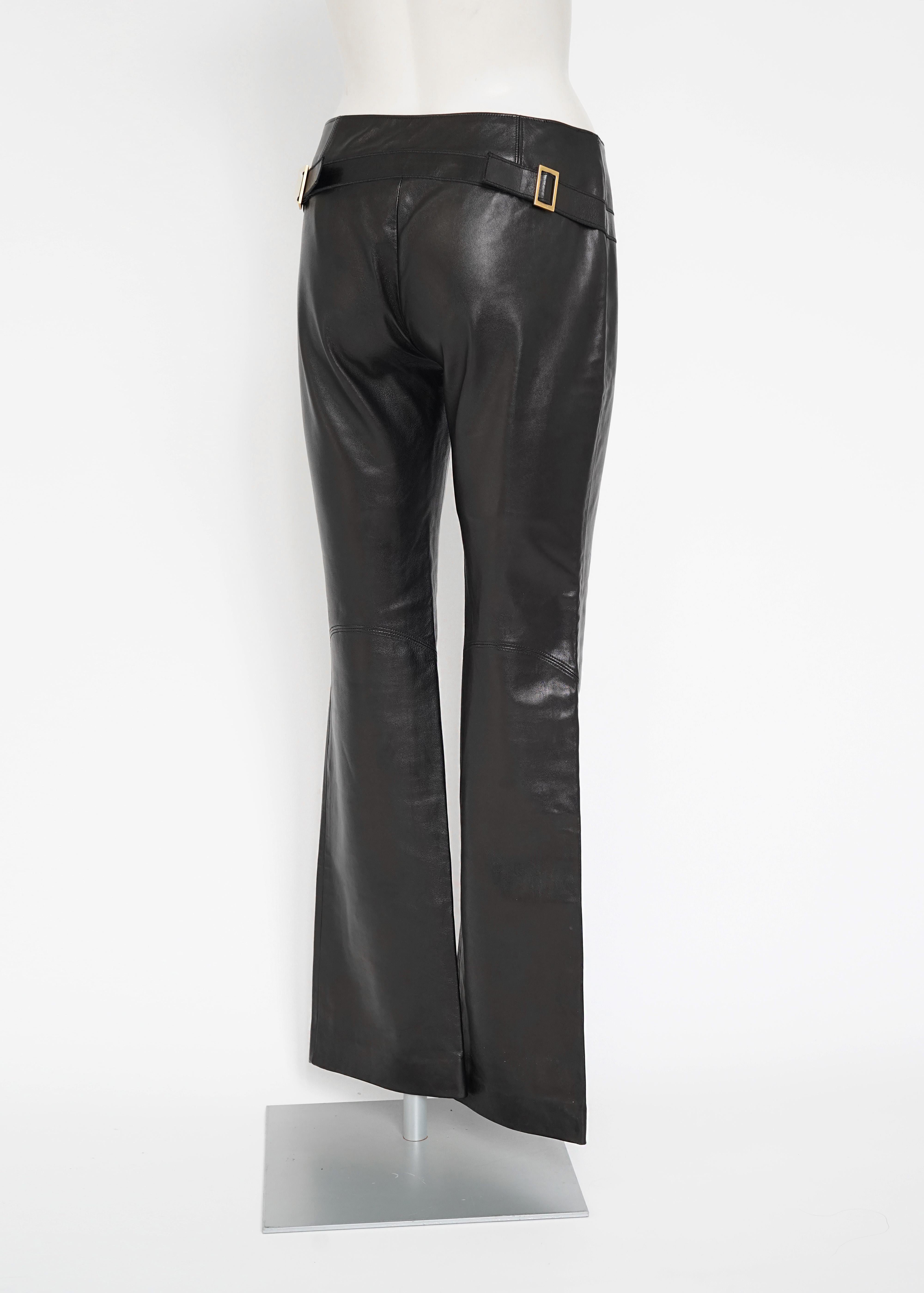 F/W 2003 Gucci by Tom Ford Soft Smooth Black Leather Pants With Gold-Tone Buckle In Good Condition For Sale In Berlin, DE