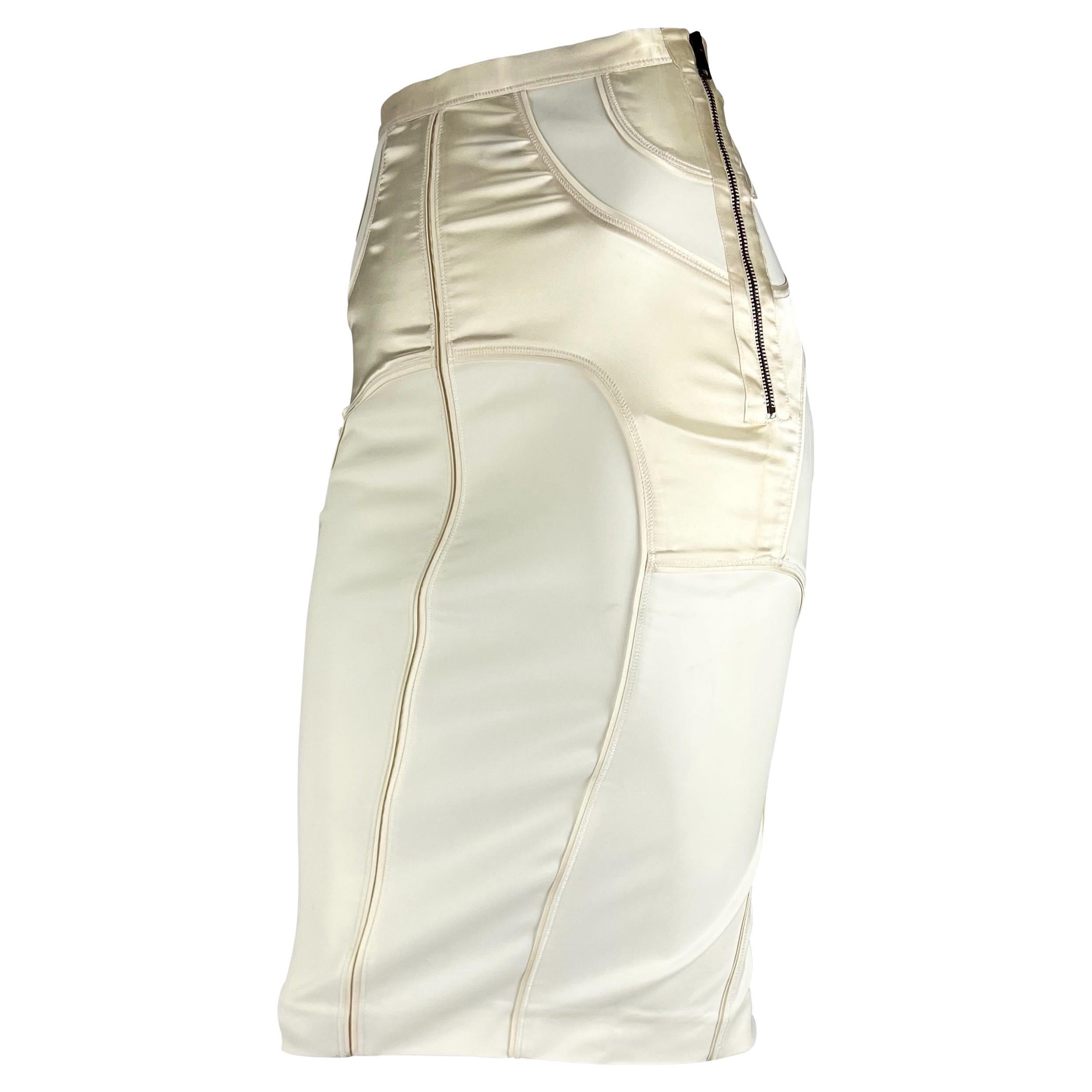 F/W 2003 Gucci by Tom Ford White Satin Panel Zip Stretch Skirt (Jupe stretch zippée à empiècements en satin blanc)