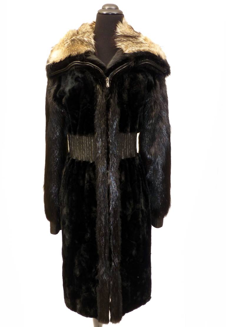 YVES SAINT LAURENT RIVE GAUCHE

From the Fall/Winter 2003 Collection by Tom Ford

Black
Fur Trim & Pointed Collar
Long
Slit Pockets & Zip Closure

DETAILS
Size Guide
Bust: 35
