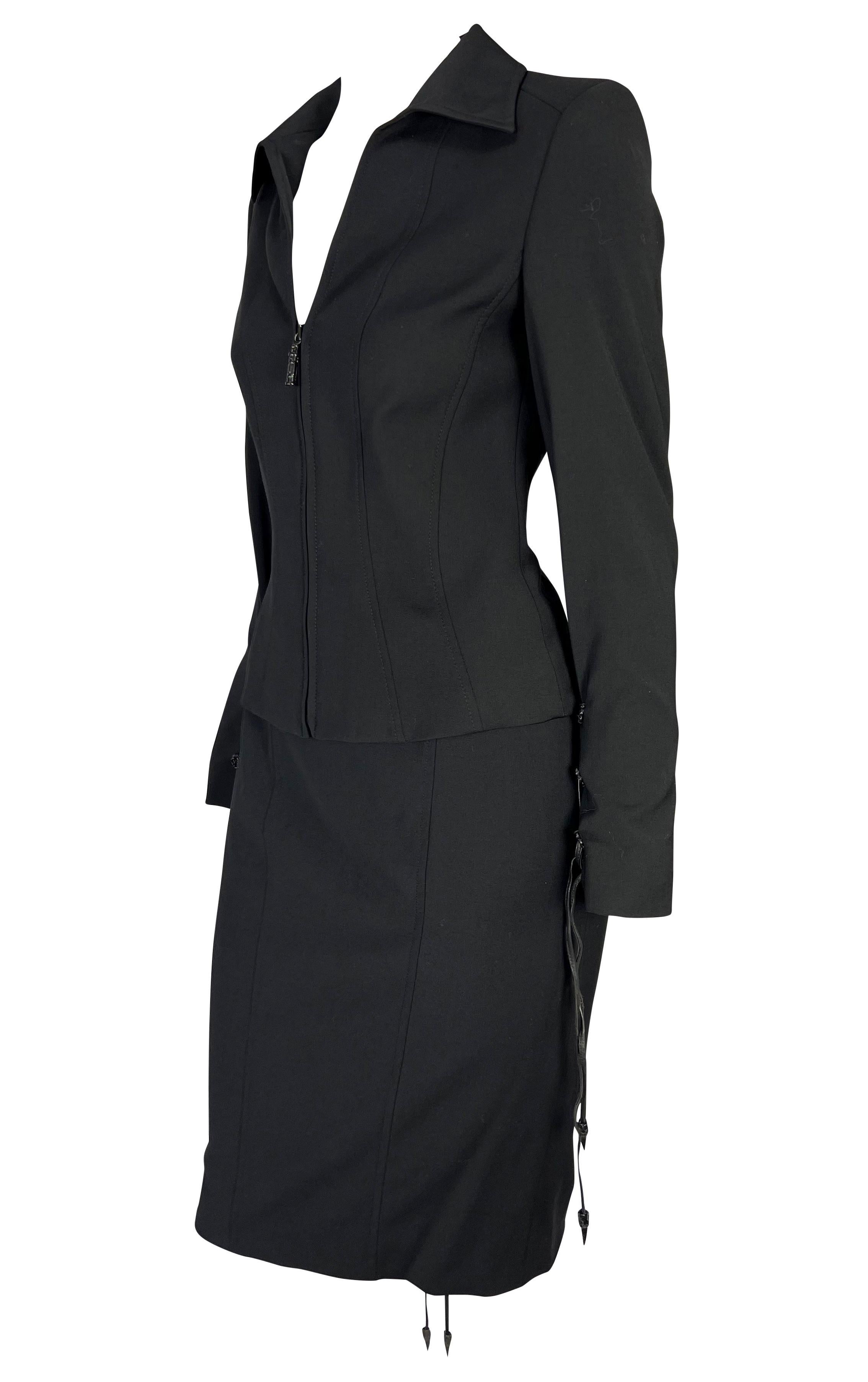 F/W 2003 Versace by Donatella Leather Lace-Up Serpent Black Skirt Suit (tailleur) en vente 3
