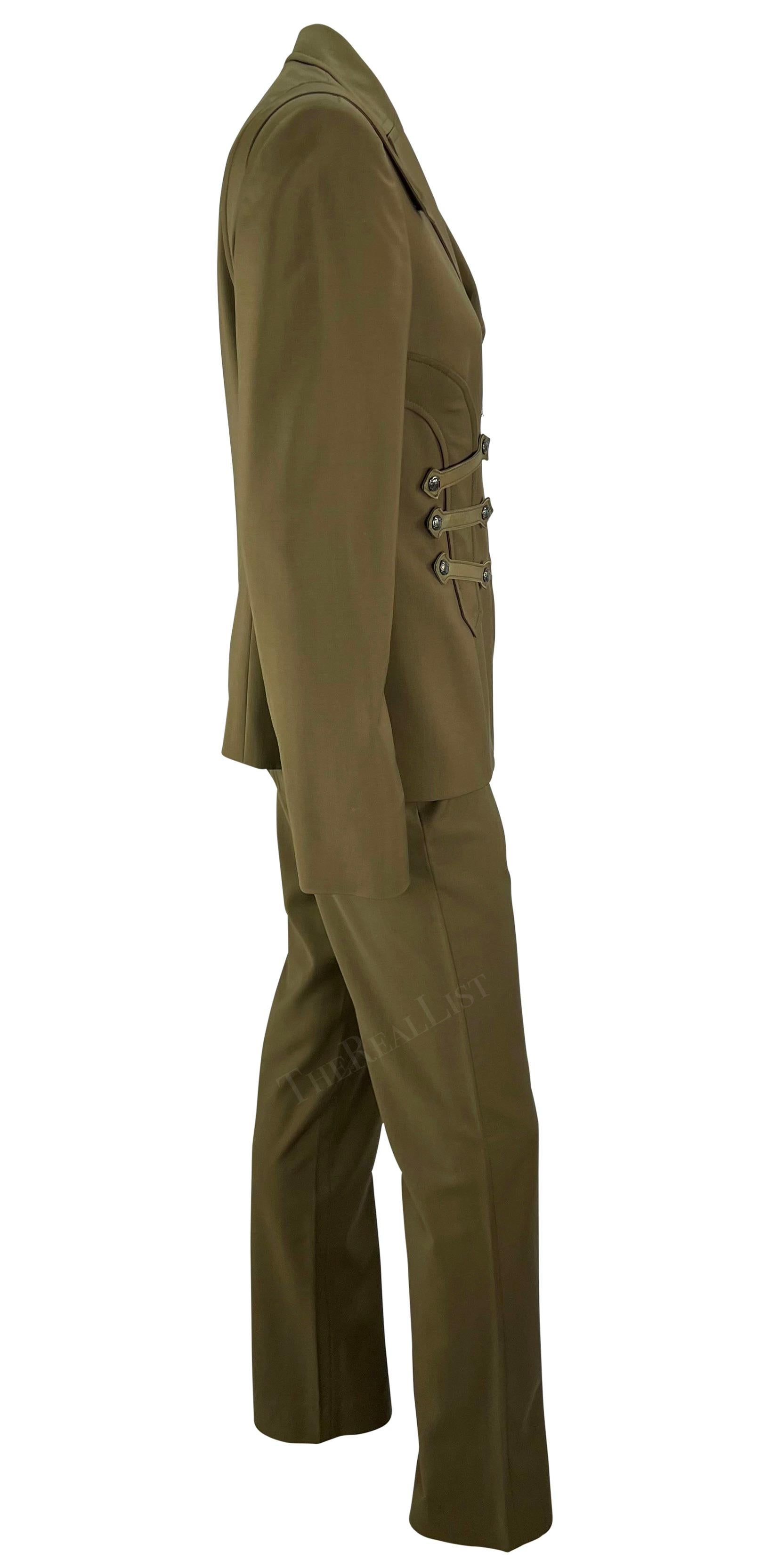A/I 2003 Versace by Donatella Versace: tailleur verde oliva con finiture in pelle HAR in vendita 1