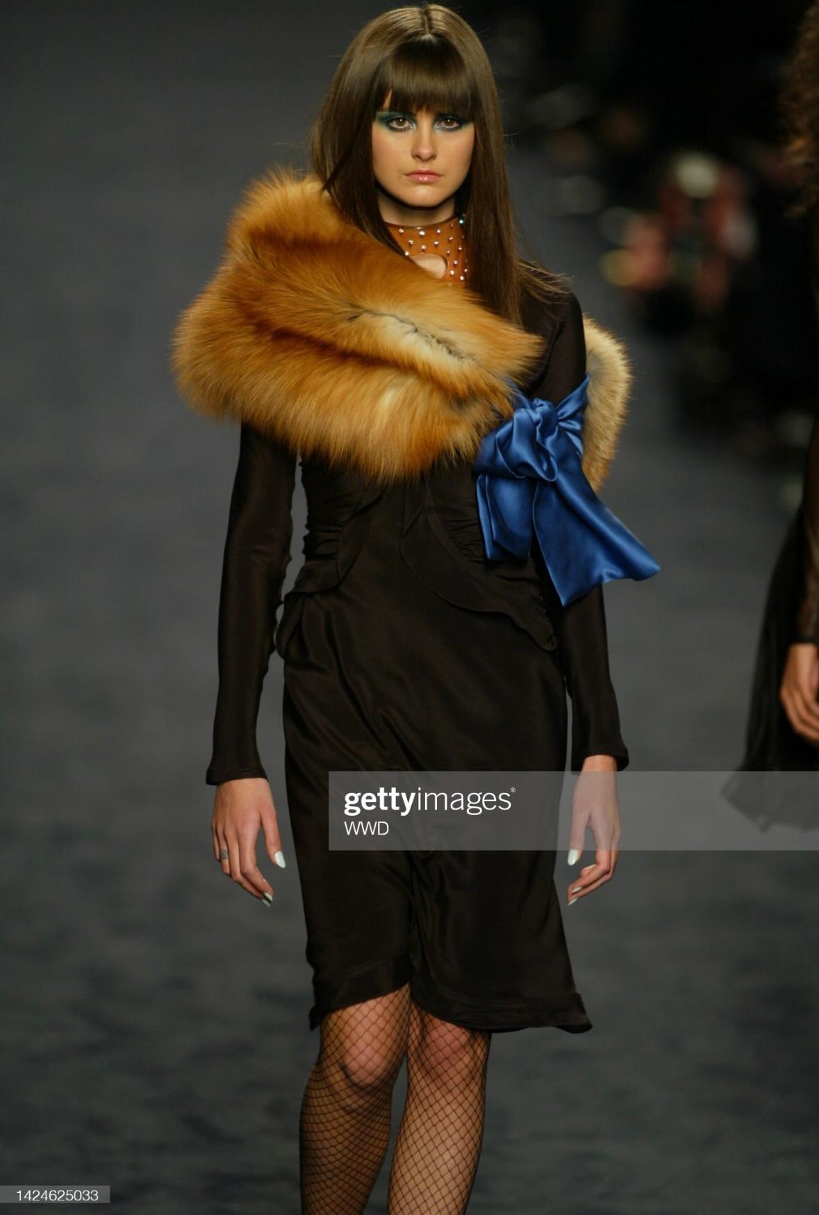 F/W 2003 Yves Saint Laurent by Tom Ford Runway Blue Black Fox Fur Satin Stole 2