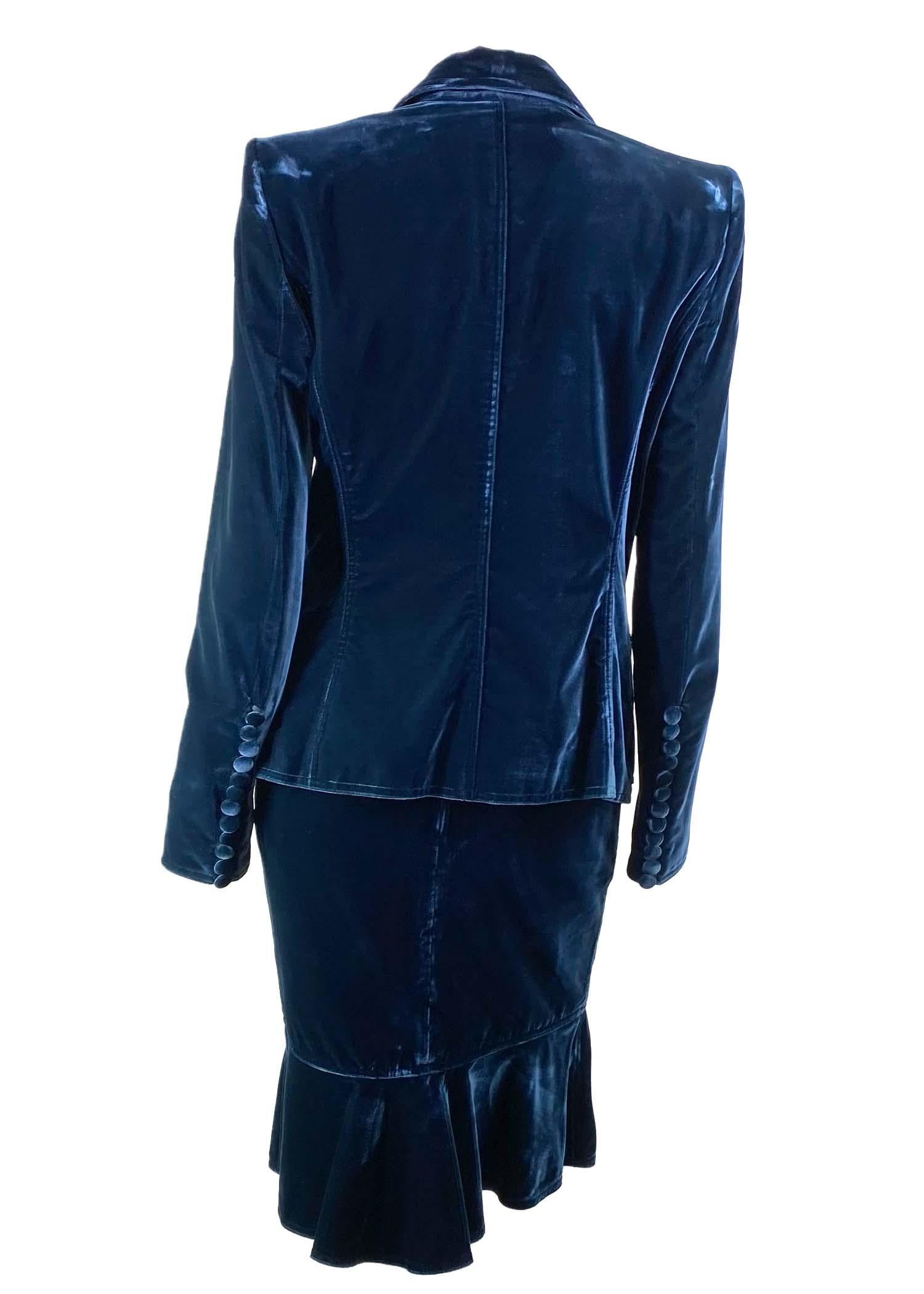 Tailleur jupe à rubans en velours vert défilé Yves Saint Laurent par Tom Ford, A/H 2003 en vente 2