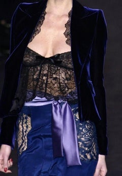 F/W 2003 Yves Saint Laurent by Tom Ford Laufsteg Lila Satin-Rock-Set aus durchsichtiger Spitze aus Satin