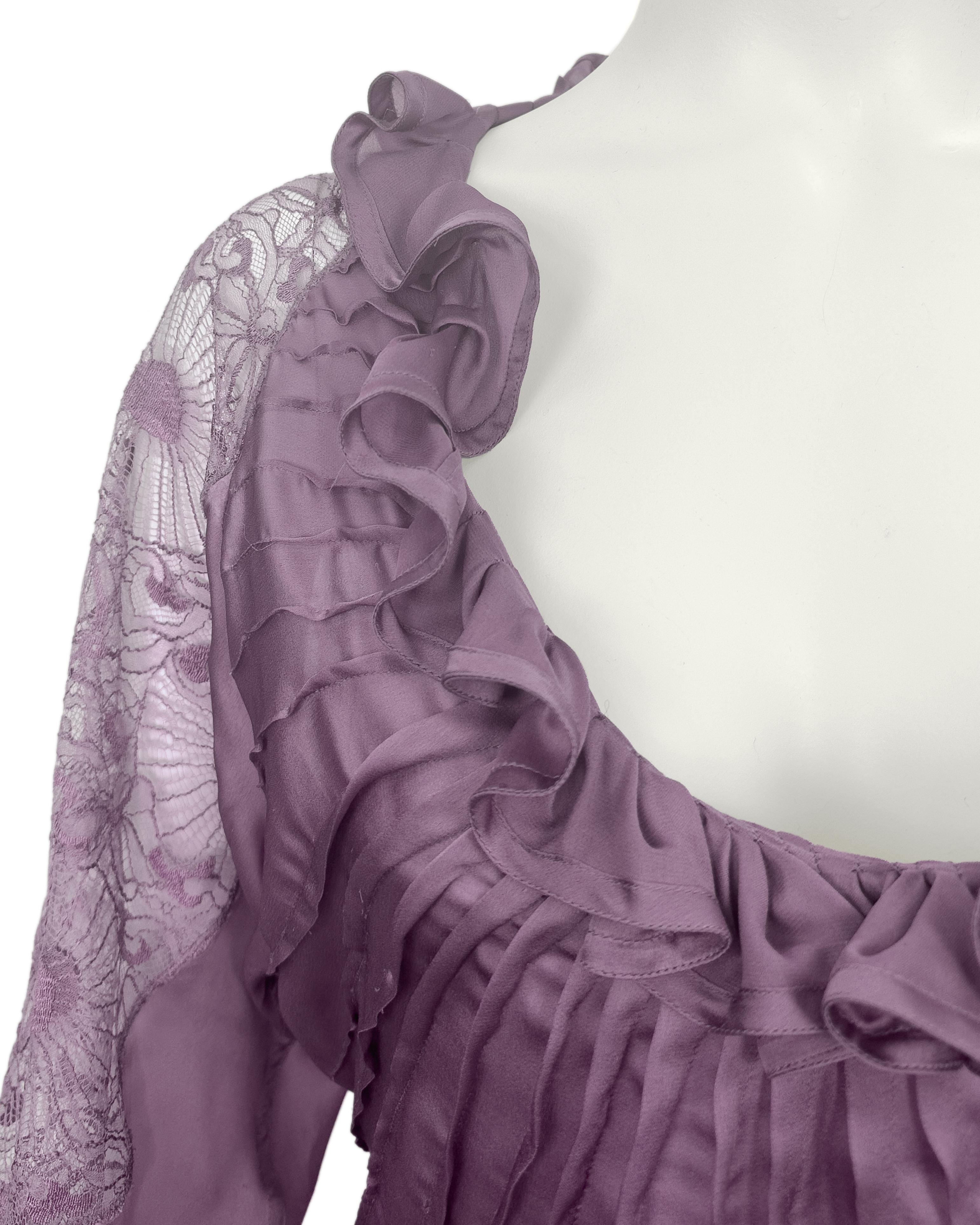 Donna Top in seta con balze e pizzo della passerella A/I 2003 Yves Saint Laurent by Tom Ford in vendita