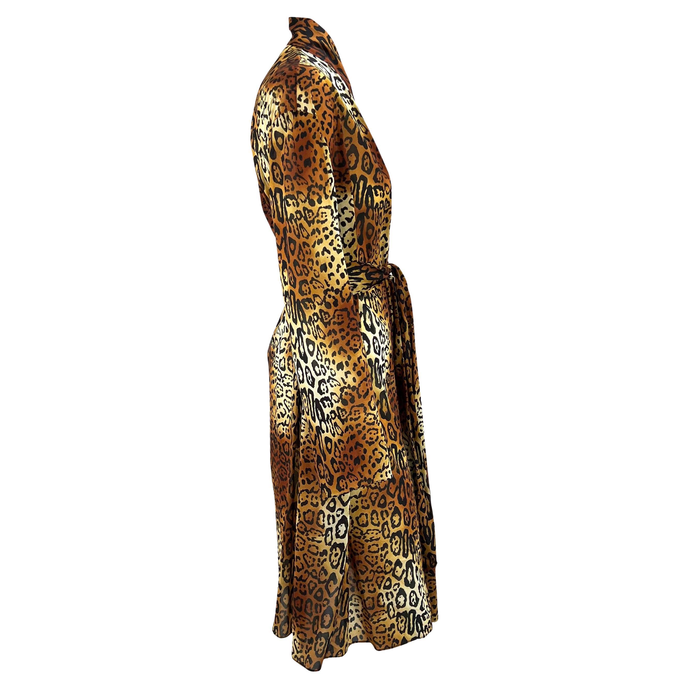 F/W 2004 Christian Dior by John Galliano Brown Cheetah Print Silk Blend Robe In Excellent Condition For Sale In West Hollywood, CA