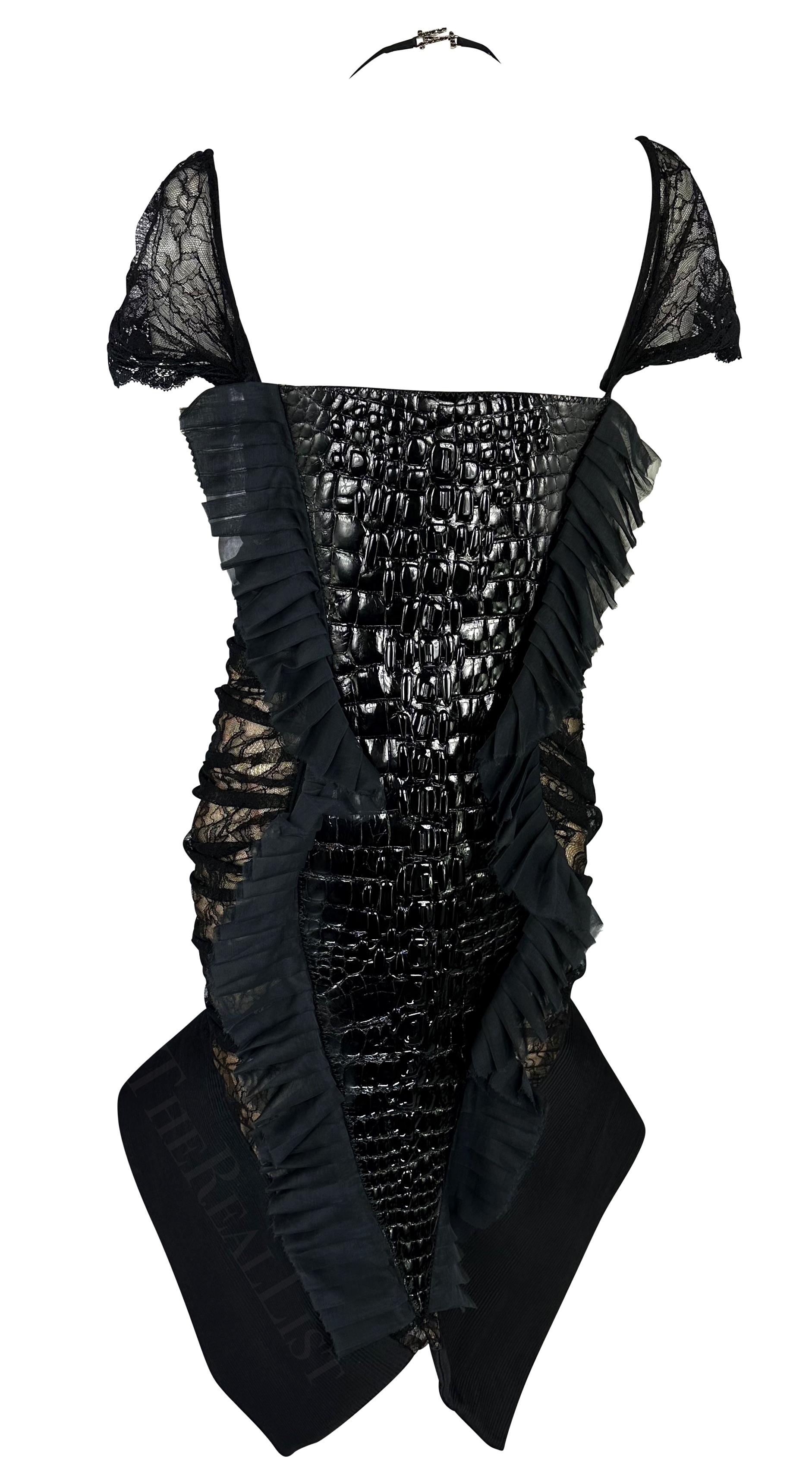 F/W 2004 Gianfranco Ferré Skulpturales Krokodil Schwarzes Spitzen-Laufstegkleid im Angebot 3