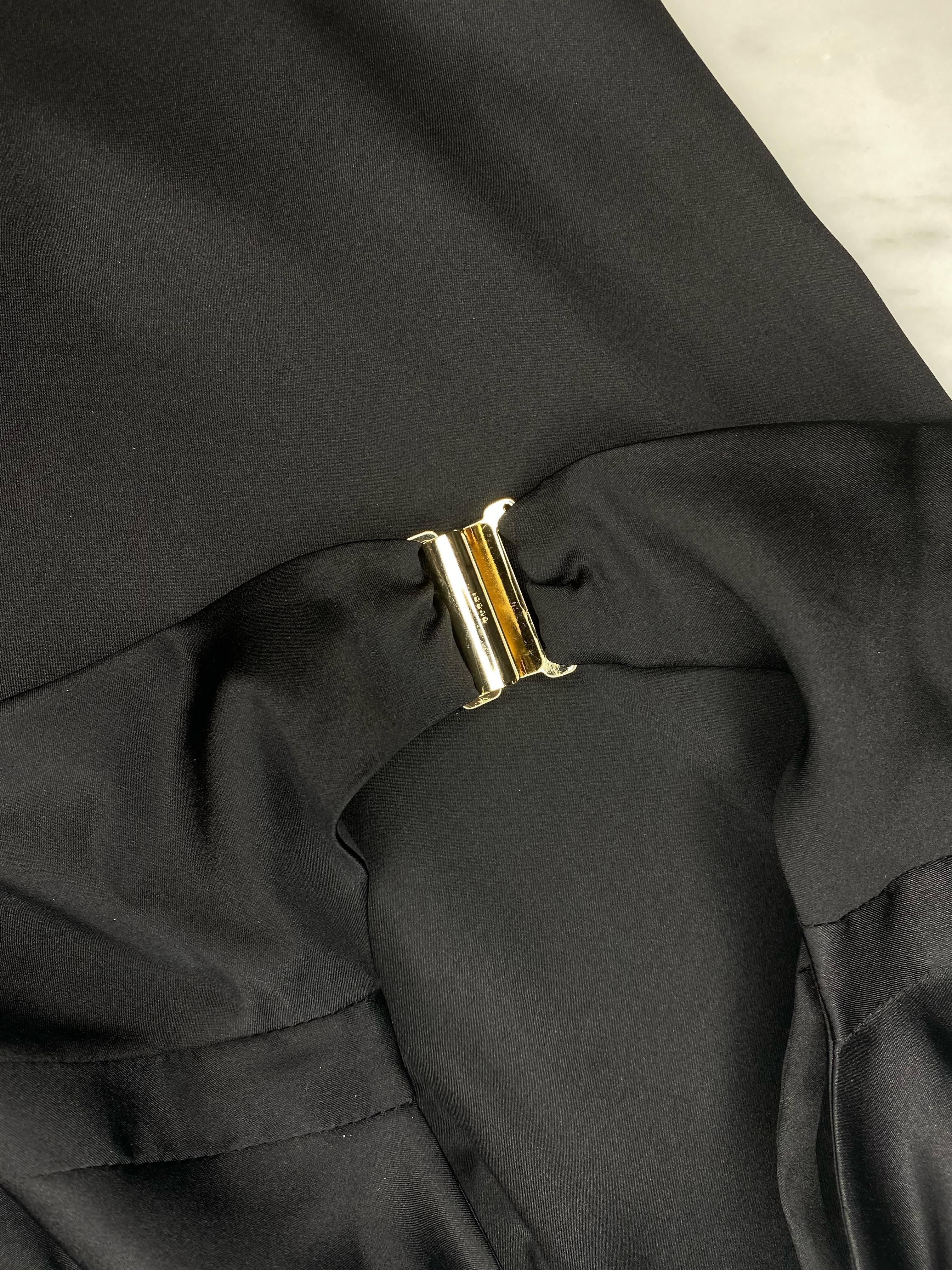 F/W 2004 Gucci by Tom Ford Black Silk Cap Sleeve Backless Knot Stretch Gown  In Good Condition For Sale In West Hollywood, CA