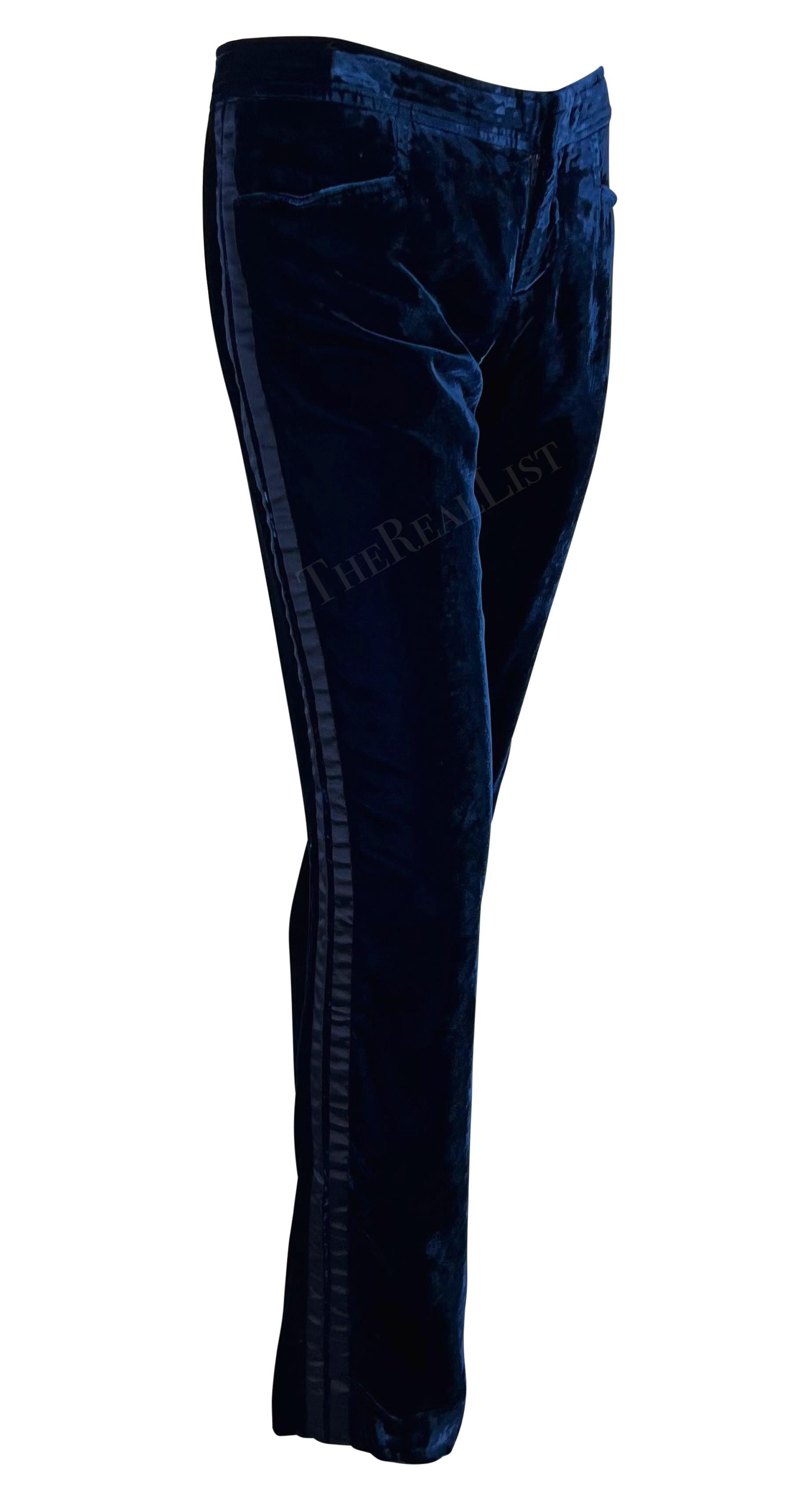 Noir Pantalon de smoking bleu profond bordé de velours et de satin Gucci by Tom Ford, A/H 2004 en vente