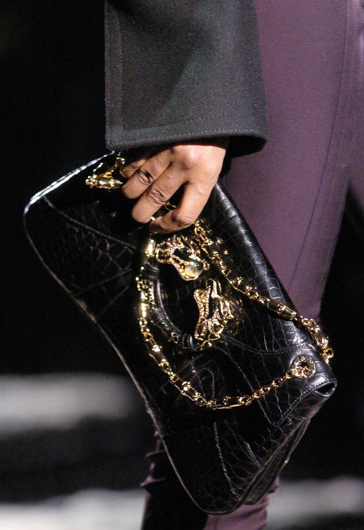 F/W 2004 Gucci by Tom Ford Genuine Crocodile White Two-Tone Dragon Shoulder Bag For Sale 1