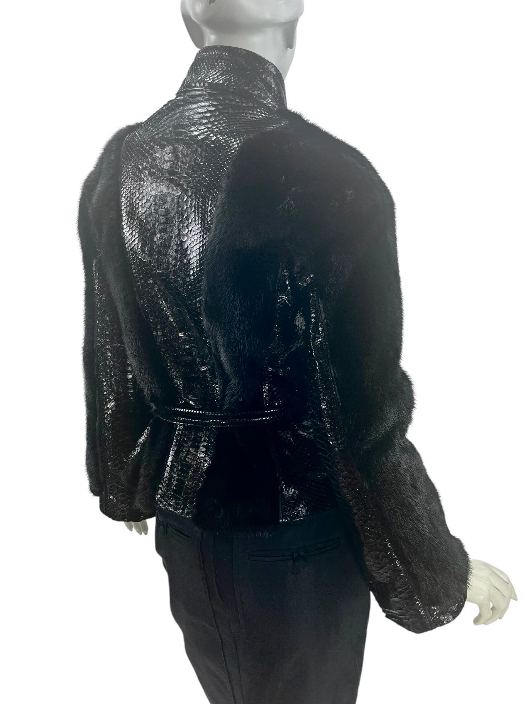Donna A/I 2004 Look#7 Tom Ford for Gucci Giacca in pelliccia di visone nero e pelle di pitone in vendita
