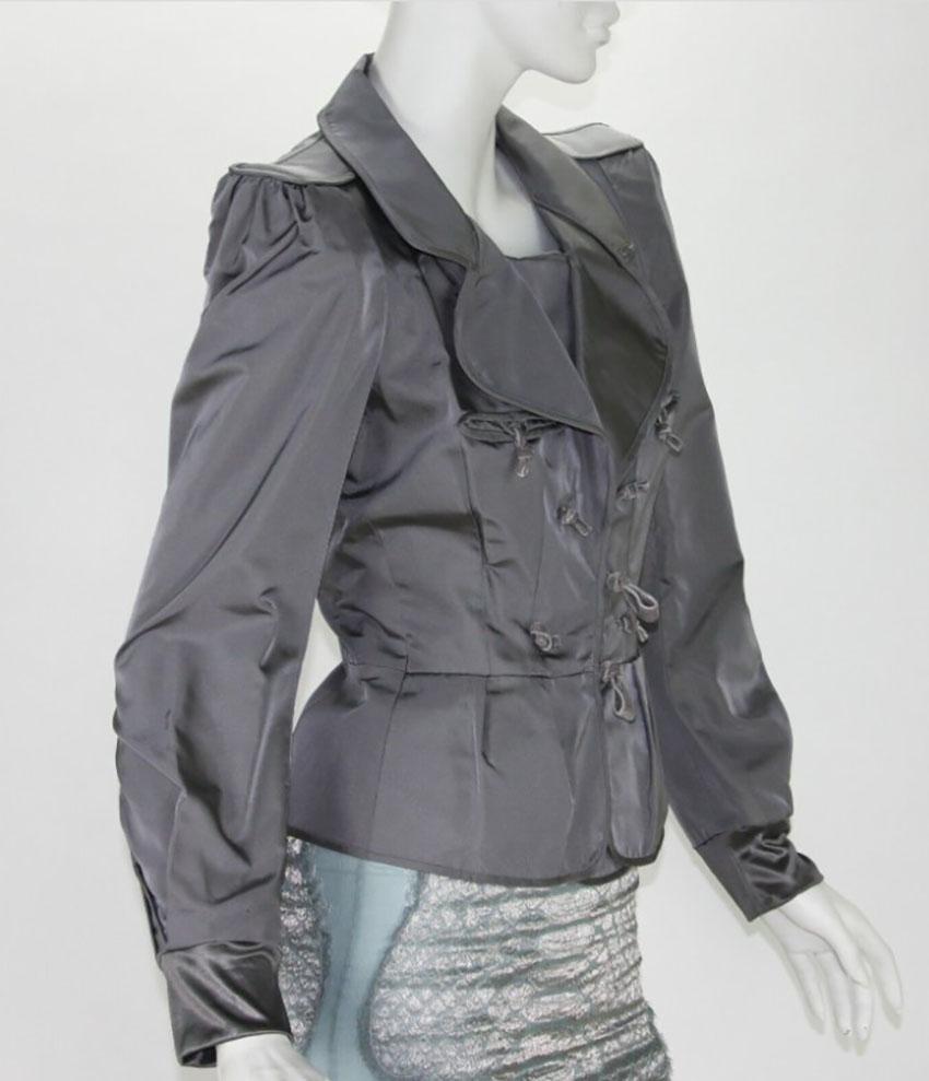 F/W 2004 TOM FORD for YVES SAINT LAURENT DOVE GRAY SILK JACKET Sz XS In Excellent Condition In Montgomery, TX
