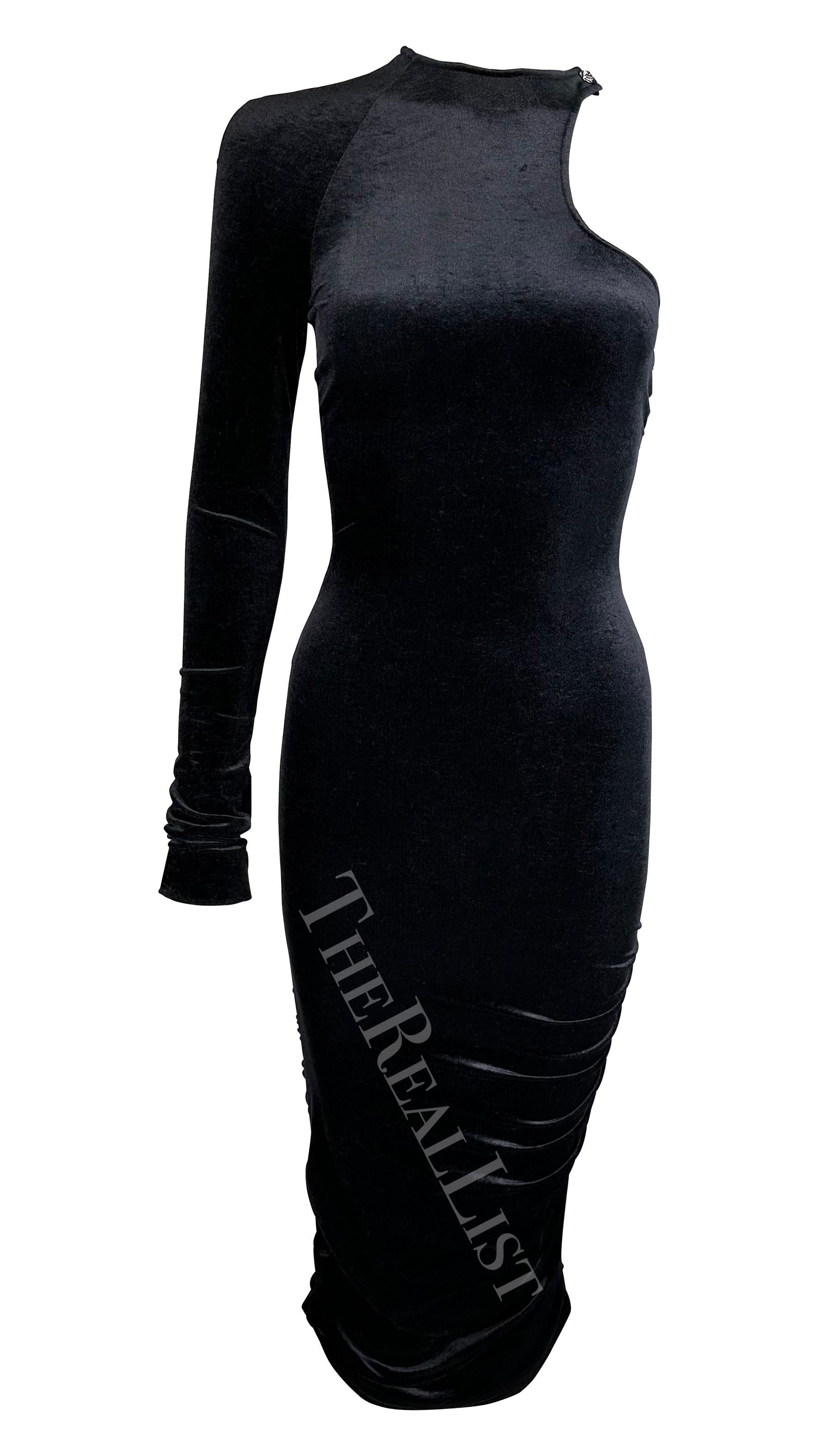 F/W 2004 Versace by Donatella Runway Black Velvet Single Shoulder Cut Out Dress For Sale 4