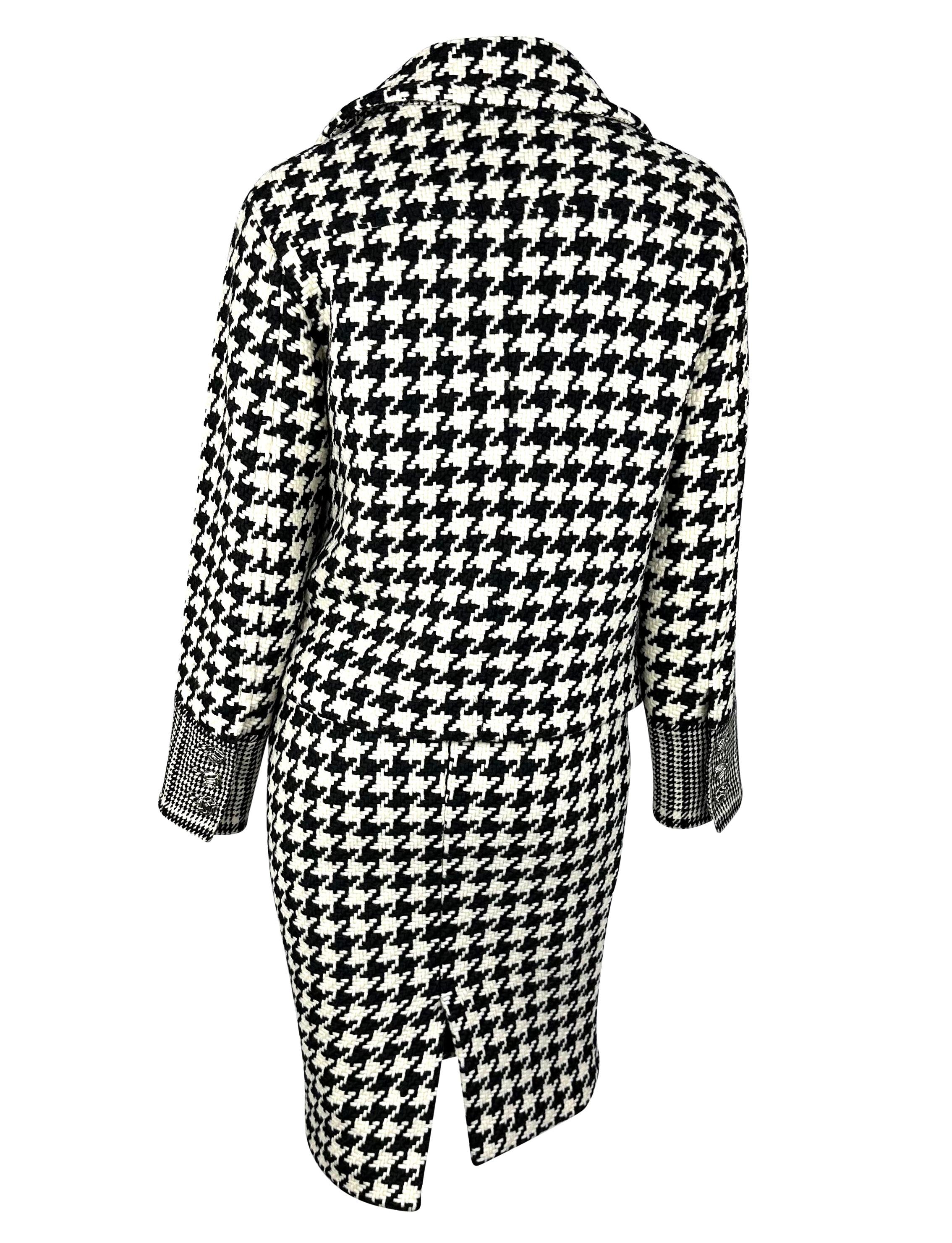 Women's F/W 2004 Versace by Donatella Runway Black White Tweed Houndstooth Skirt Suit For Sale