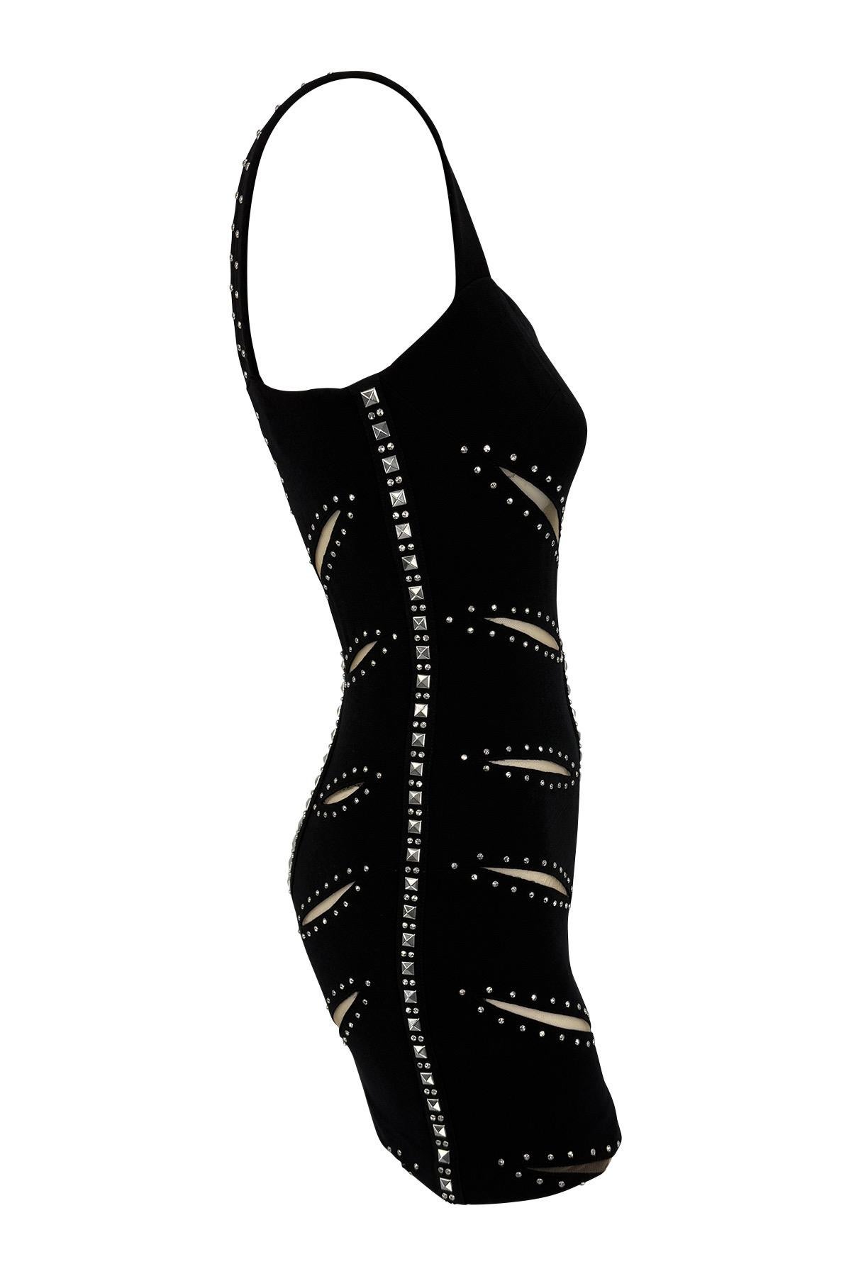 A/I 2004 Versace by Donatella Versace: Mini Abito Bodycon Nero con Ritaglio Borchiato in vendita 1