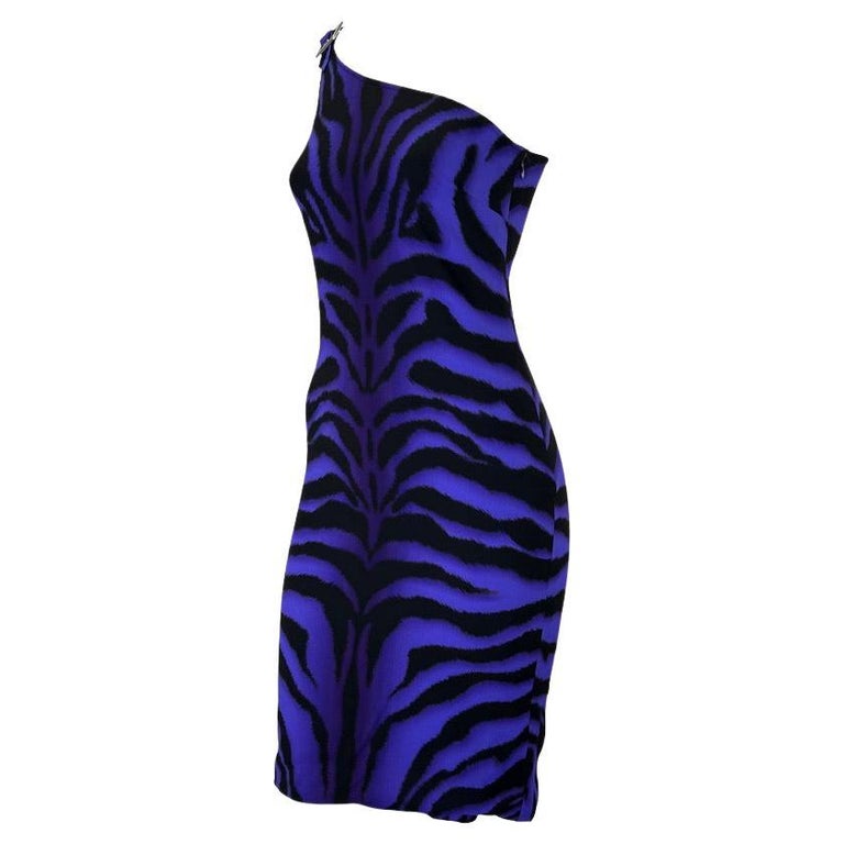 F/W 2004 Versace by Donatella Versace Purple Tiger One Shoulder Buckle Dress  In Good Condition For Sale In Philadelphia, PA