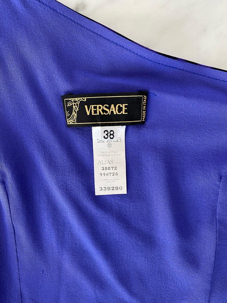 F/W 2004 Versace by Donatella Versace Purple Tiger One Shoulder Buckle Dress  For Sale 4