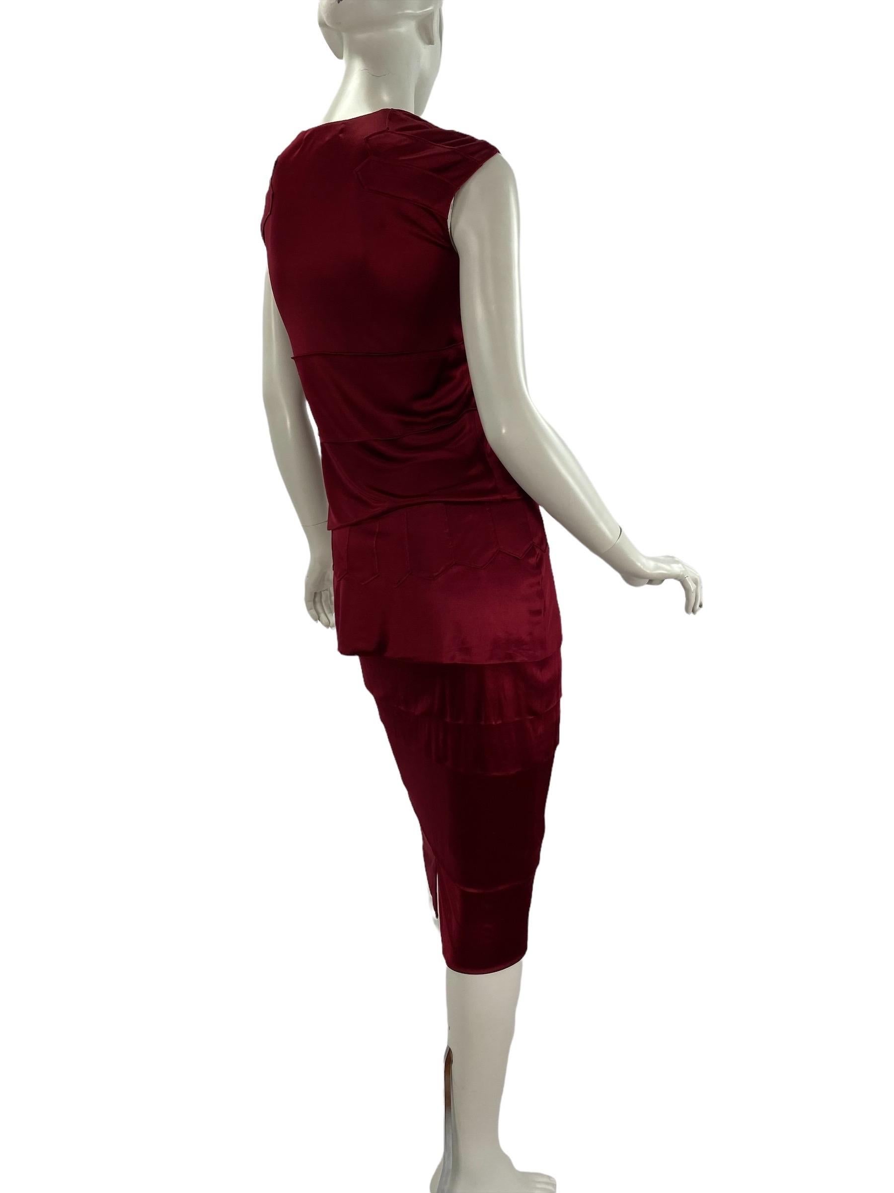 F/W 2004 Vintage Tom Ford für YSL Burgunderroter Jersey-Rockanzug Größe S (Rot) im Angebot