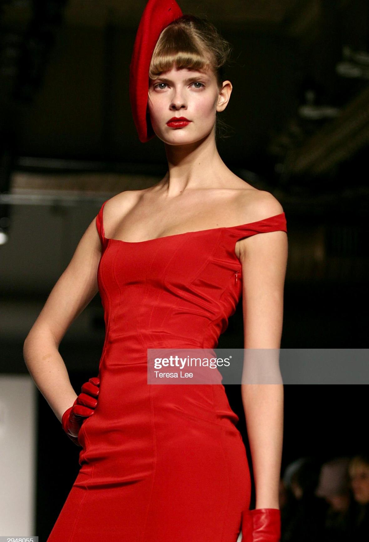 F/W 2004 Yigal Azrouël Runway Silk Satin Red Stretch Bodycon Panel Gown  In Excellent Condition In West Hollywood, CA