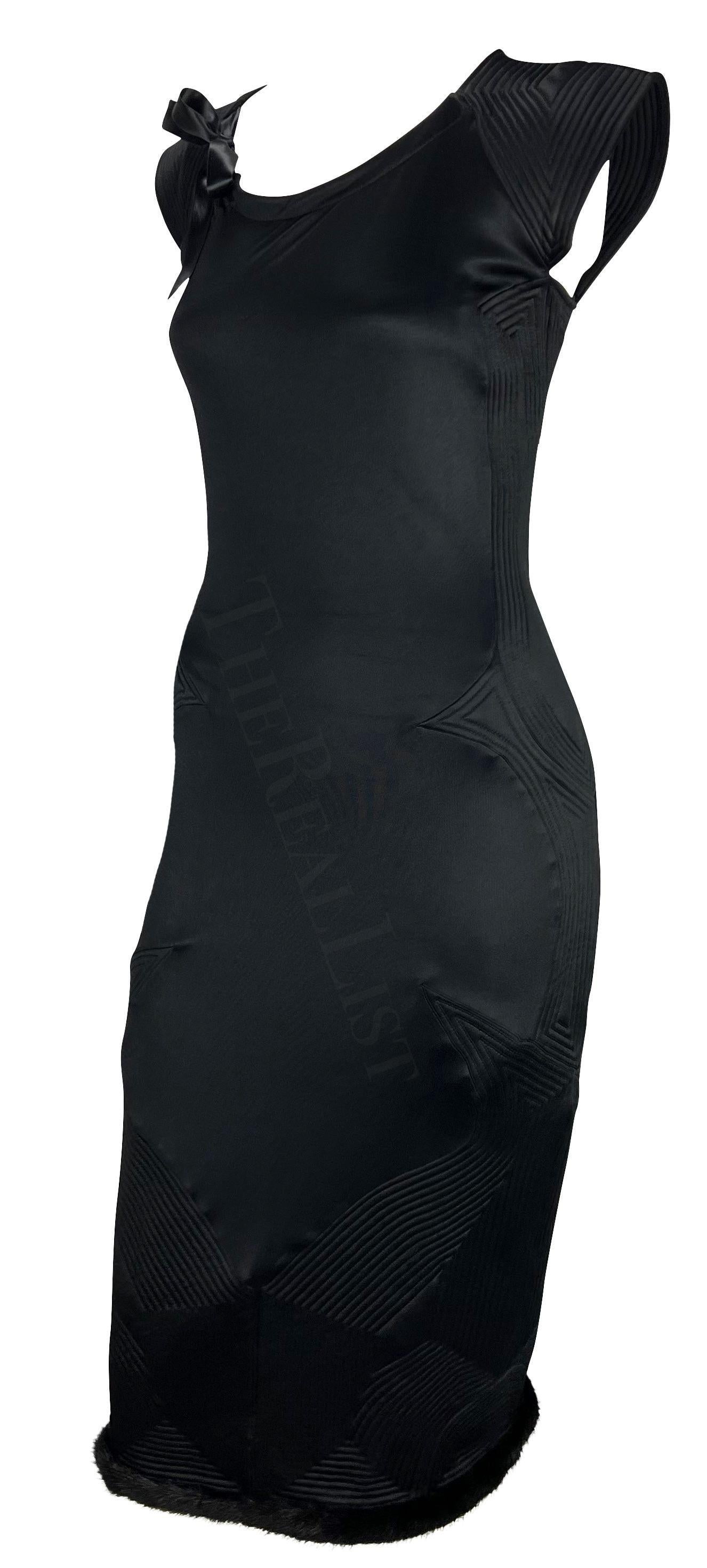 Robe midi noire ornée de vison Yves Saint Laurent par Tom Ford, A/H 2004 Bon état - En vente à West Hollywood, CA