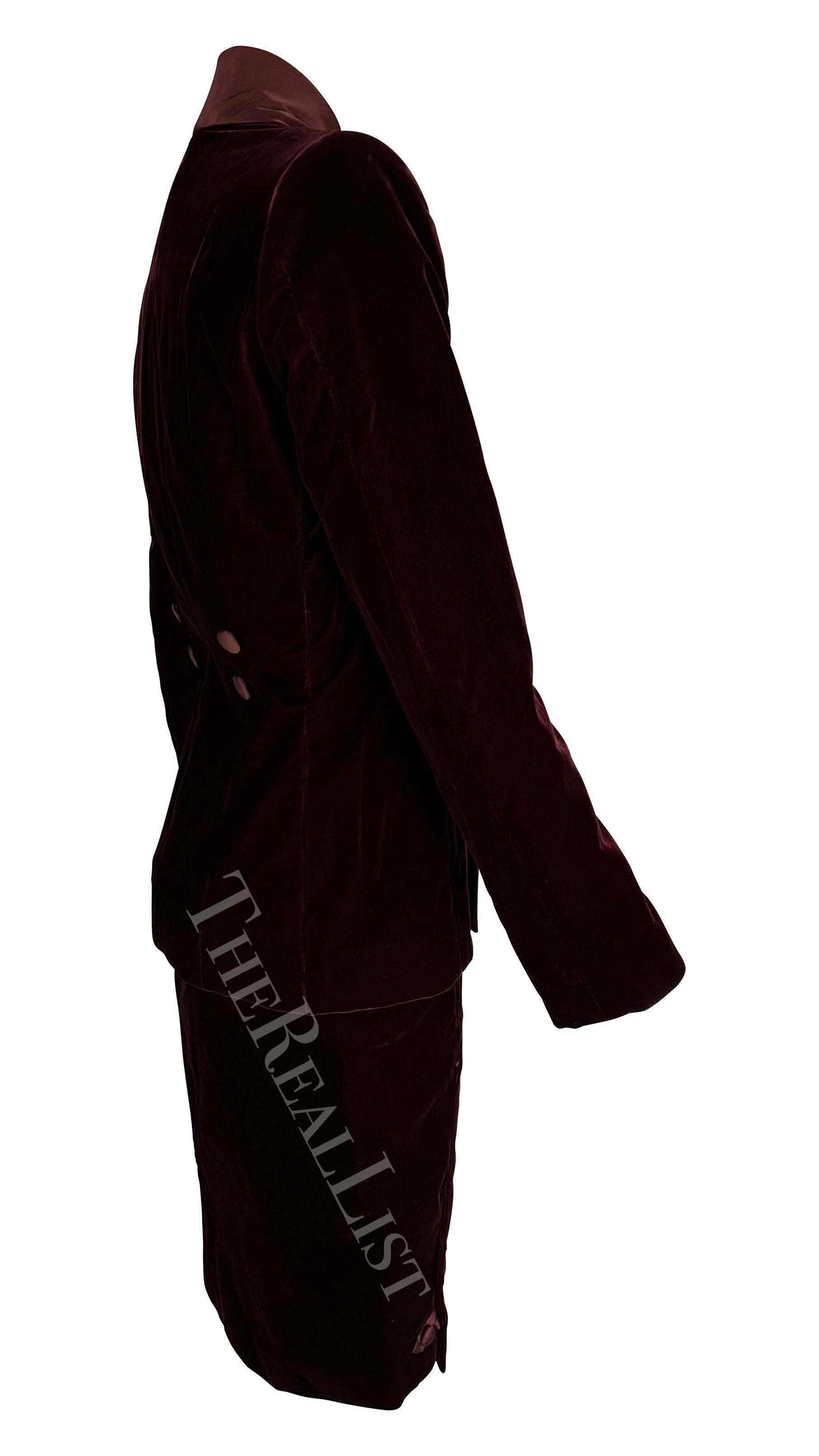 A/I 2004 Yves Saint Laurent by Tom Ford Abito con gonna a fascia in raso di velluto rosso intenso in vendita 2