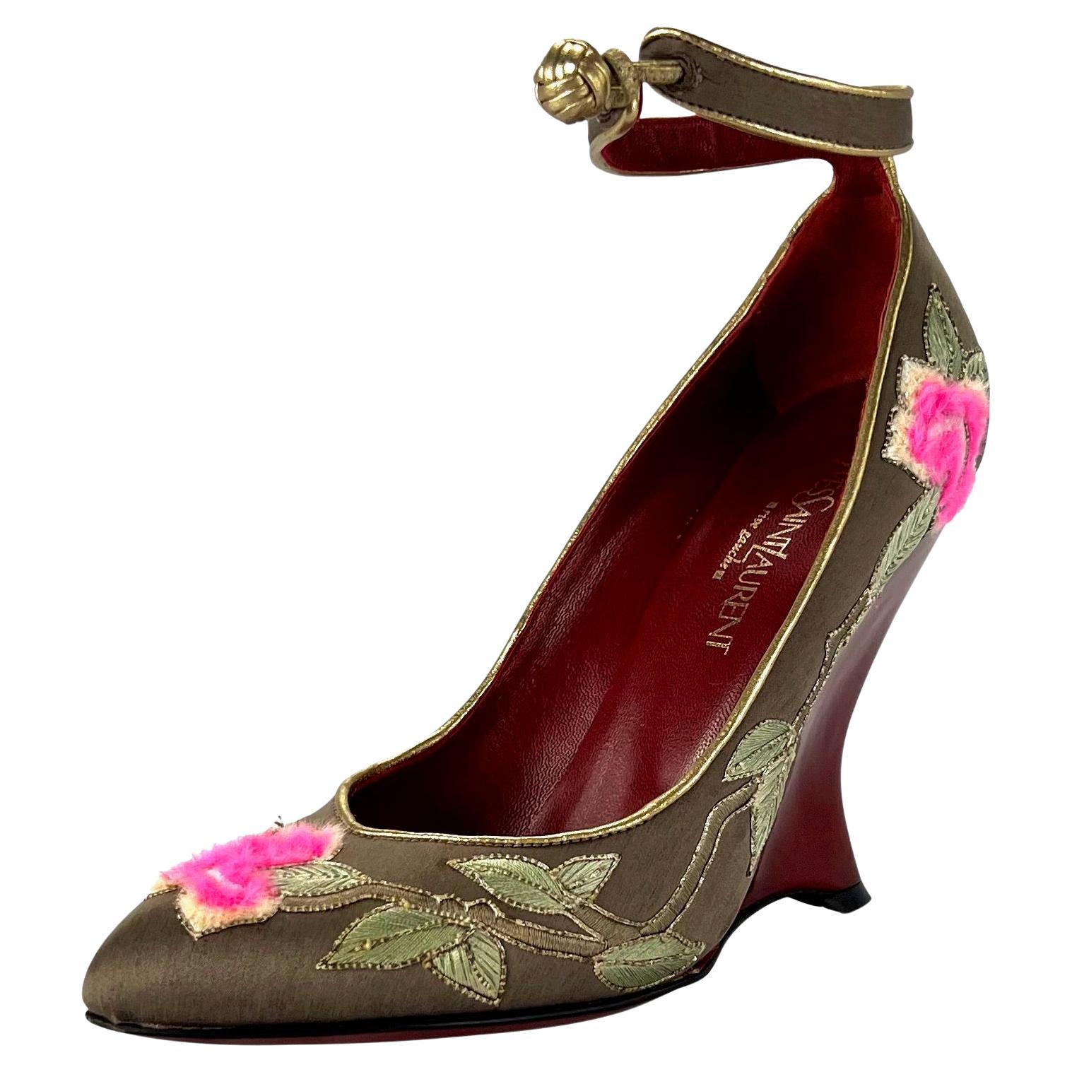Marron F/W 2004 Yves Saint Laurent by Tom Ford - Chaussures compensées brodées Chinoiserie Taille 36 en vente