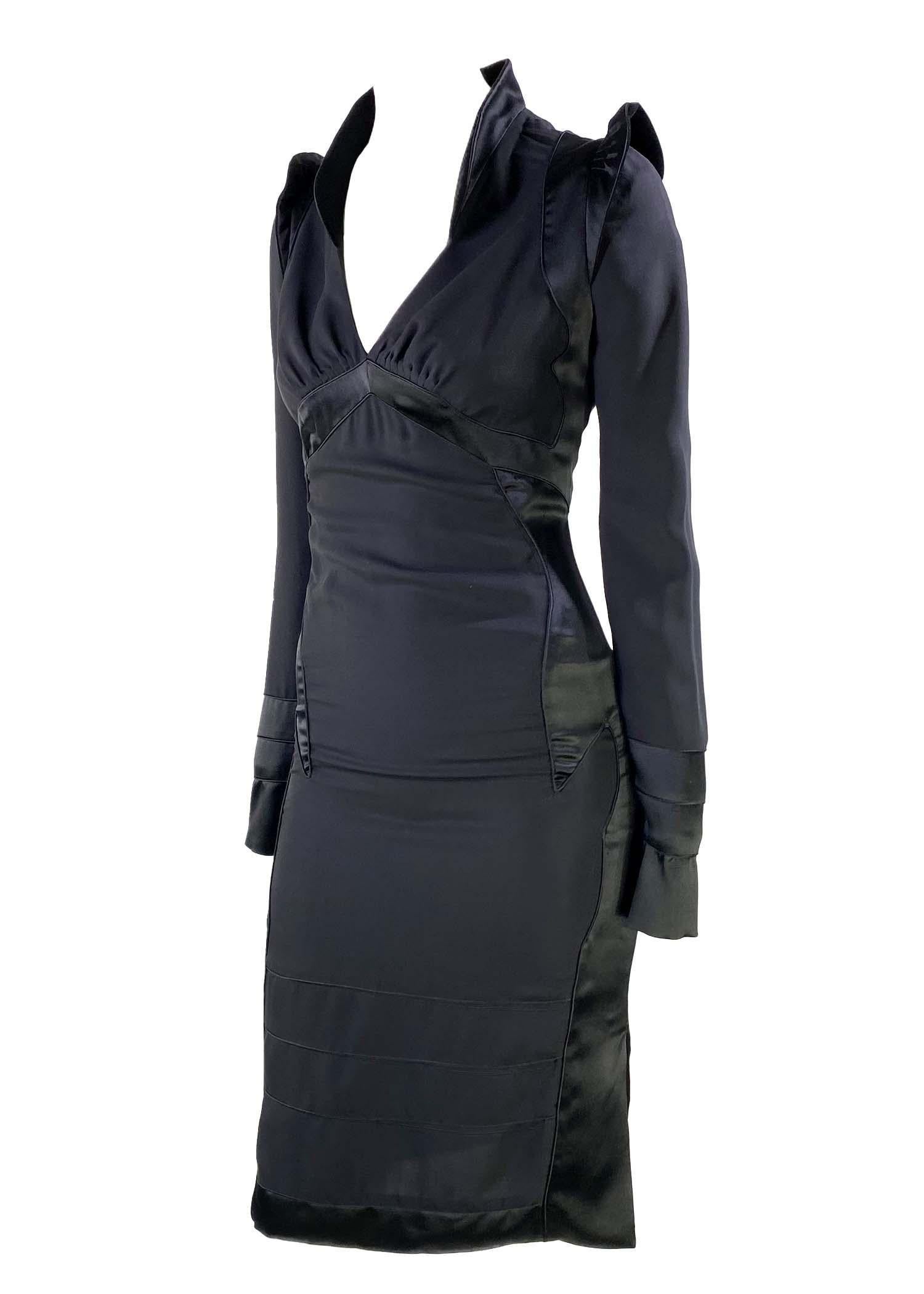 Noir F/W 2004 Yves Saint Laurent par Tom Ford - Finale robe pagode chinoiseries en soie en vente