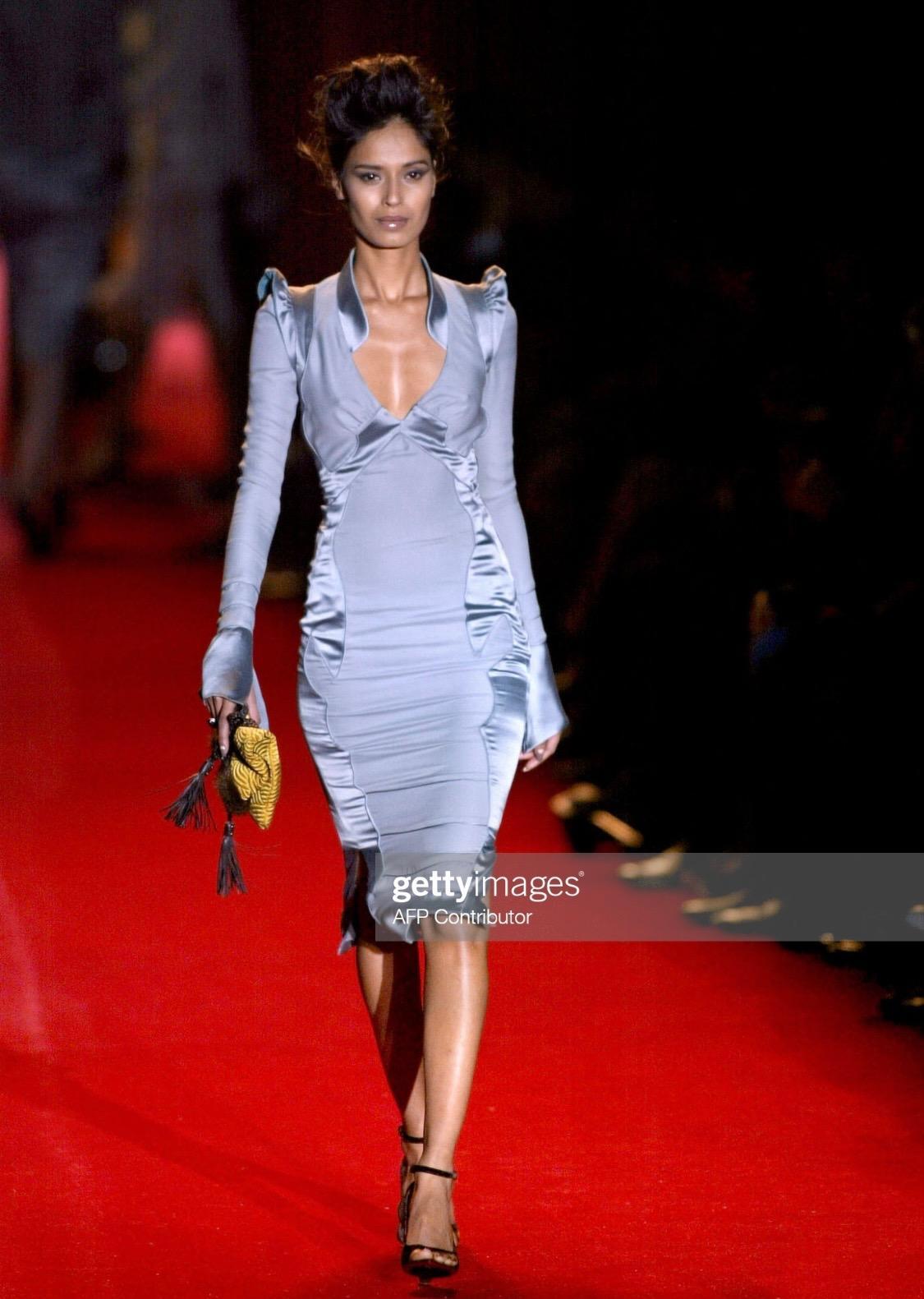 F/W 2004 Yves Saint Laurent par Tom Ford - Finale robe pagode chinoiseries en soie Bon état - En vente à West Hollywood, CA