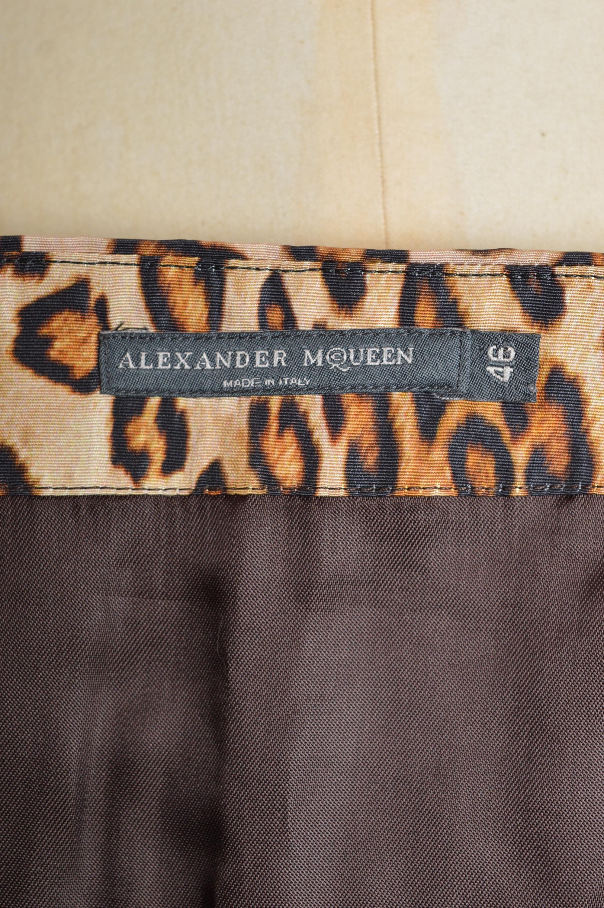 A/I 2005 Alexander McQueen Gonna a tubino in taffetà di seta e pizzo con stampa leopardo in vendita 5