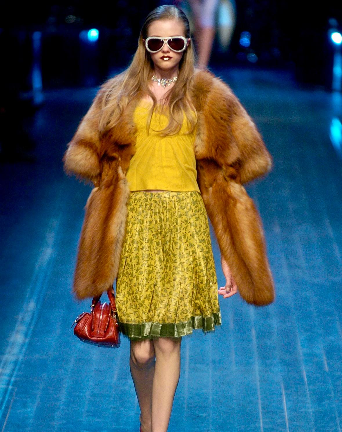 F/W 2005 Christian Dior by John Galliano Runway Red Fox Fur Large Wrap Stole In Good Condition In West Hollywood, CA