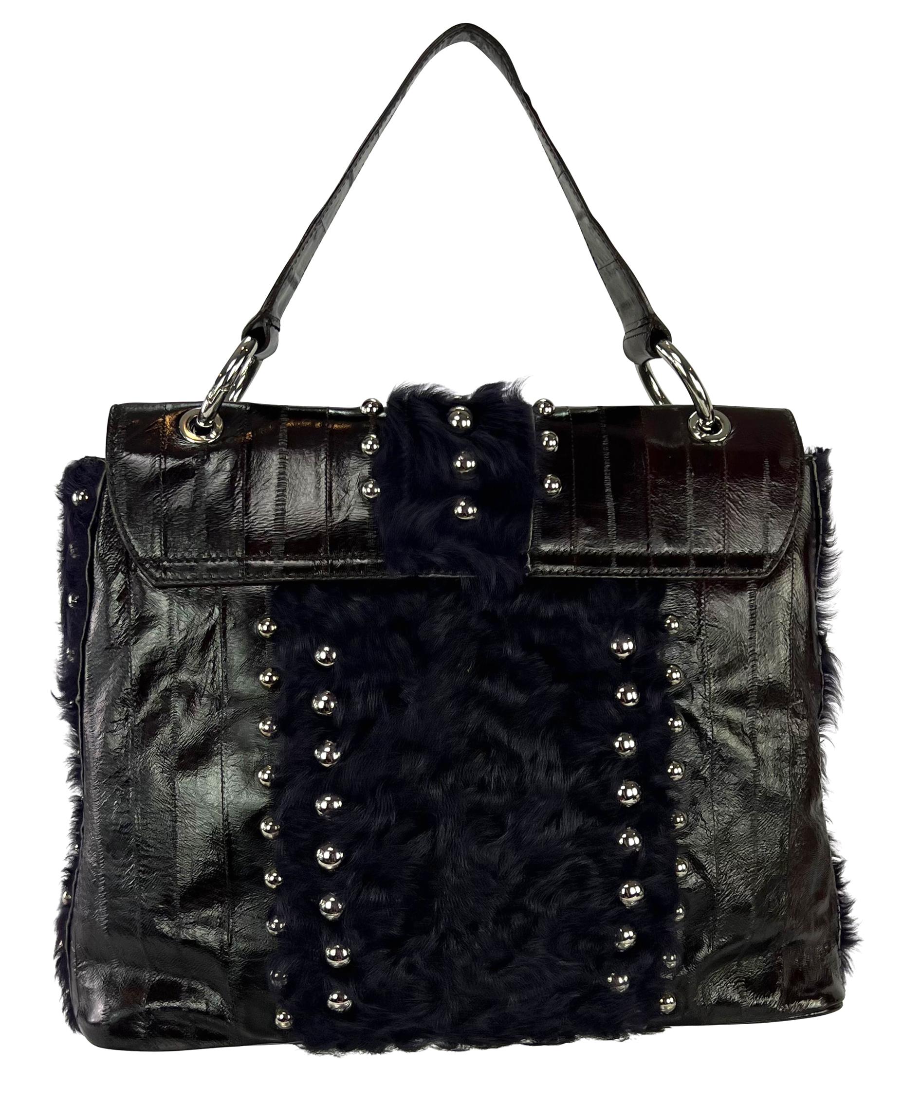 A/I 2005 Dolce & Gabbana: Tote grande in pelle d'anguilla bordeaux e pelliccia d'agnello viola 2