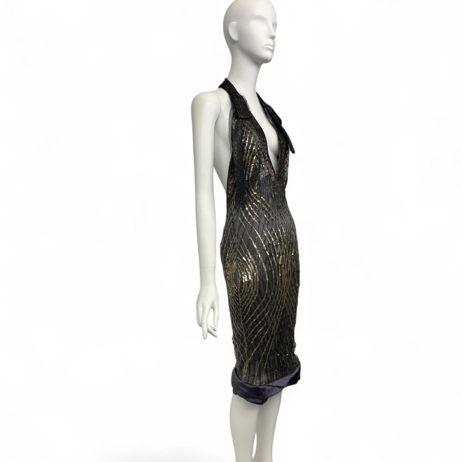 Robe dos nu ornée de sequins Gucci par Alessandra Facchinetti, A/H 2005 Taille 38 Excellent état - En vente à West Hartford, CT