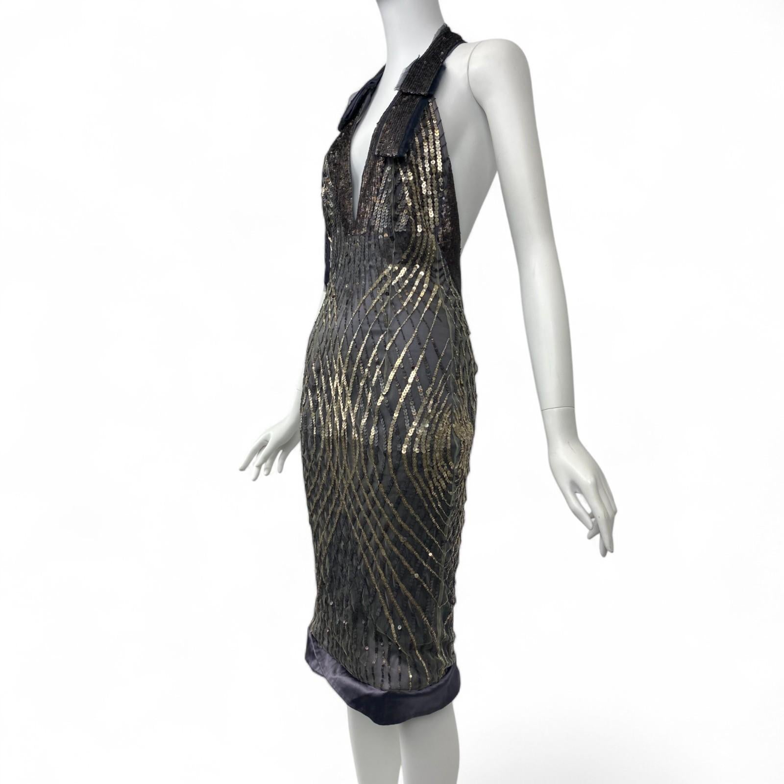 Robe dos nu ornée de sequins Gucci par Alessandra Facchinetti, A/H 2005 Taille 38 en vente 1