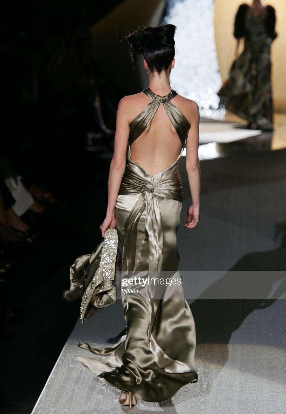 F/W 2005 Valentino Haute Couture Olive Green Silk Metal Embellished Runway Gown For Sale 9