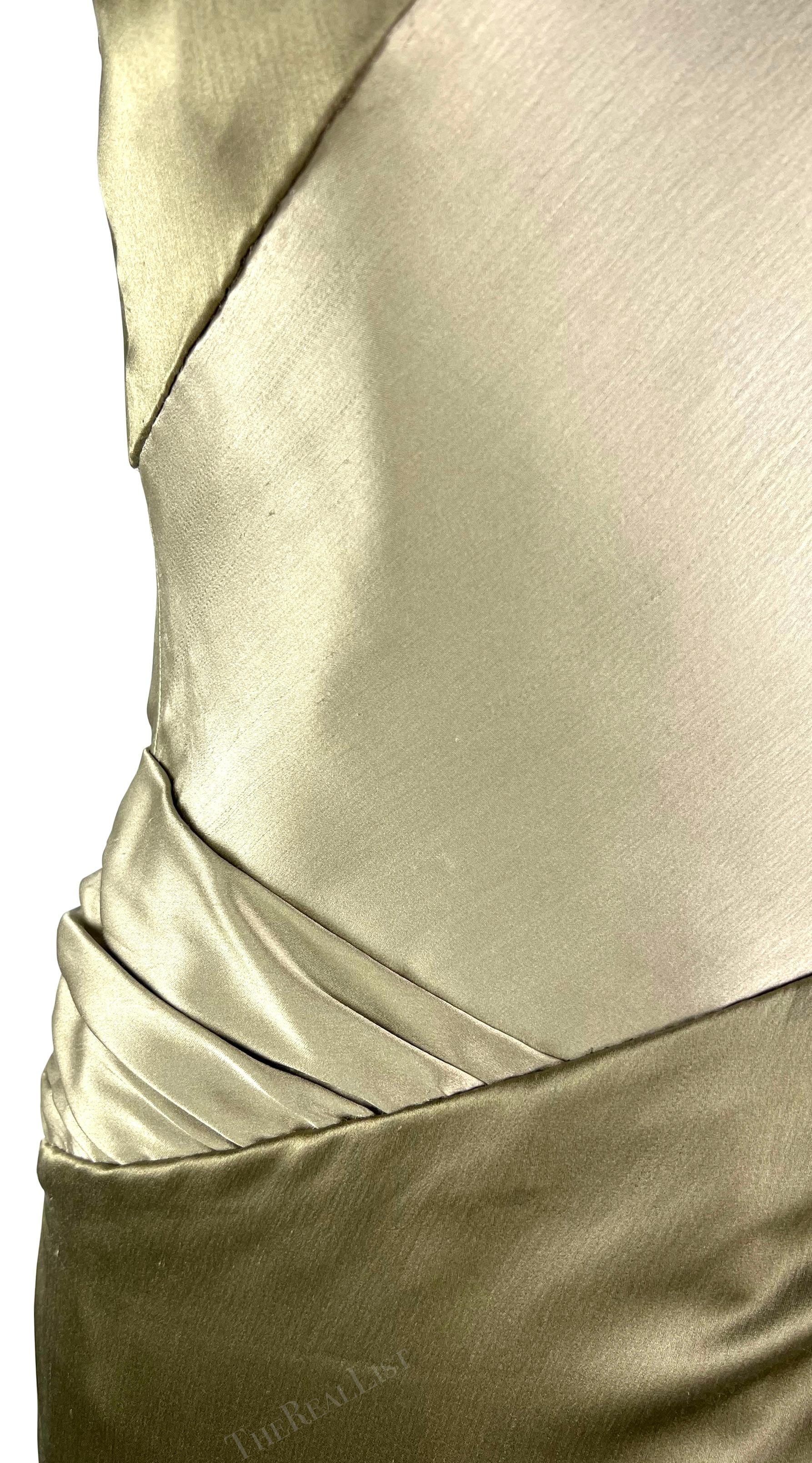 F/W 2005 Valentino Haute Couture Olive Green Silk Metal Embellished Runway Gown For Sale 14