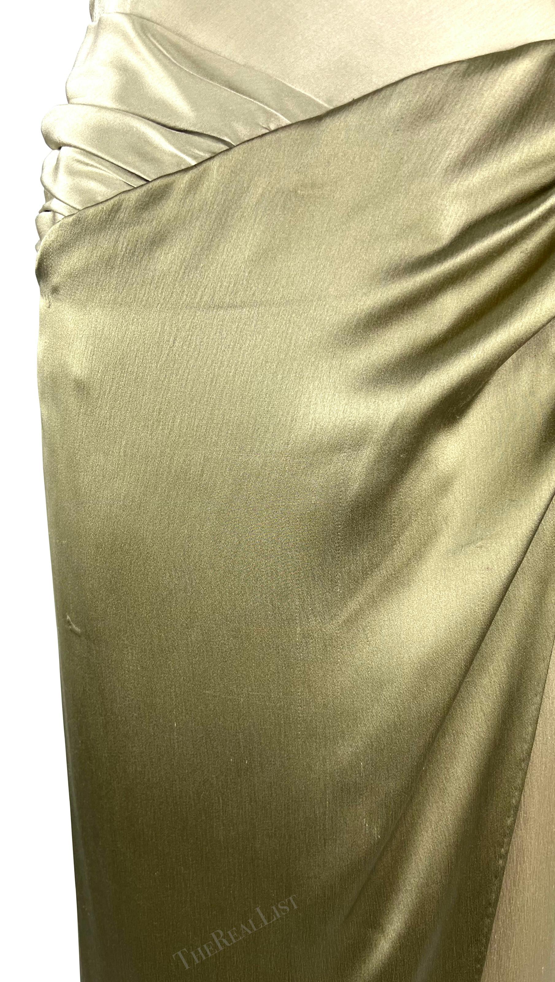 F/W 2005 Valentino Haute Couture Olive Green Silk Metal Embellished Runway Gown For Sale 15