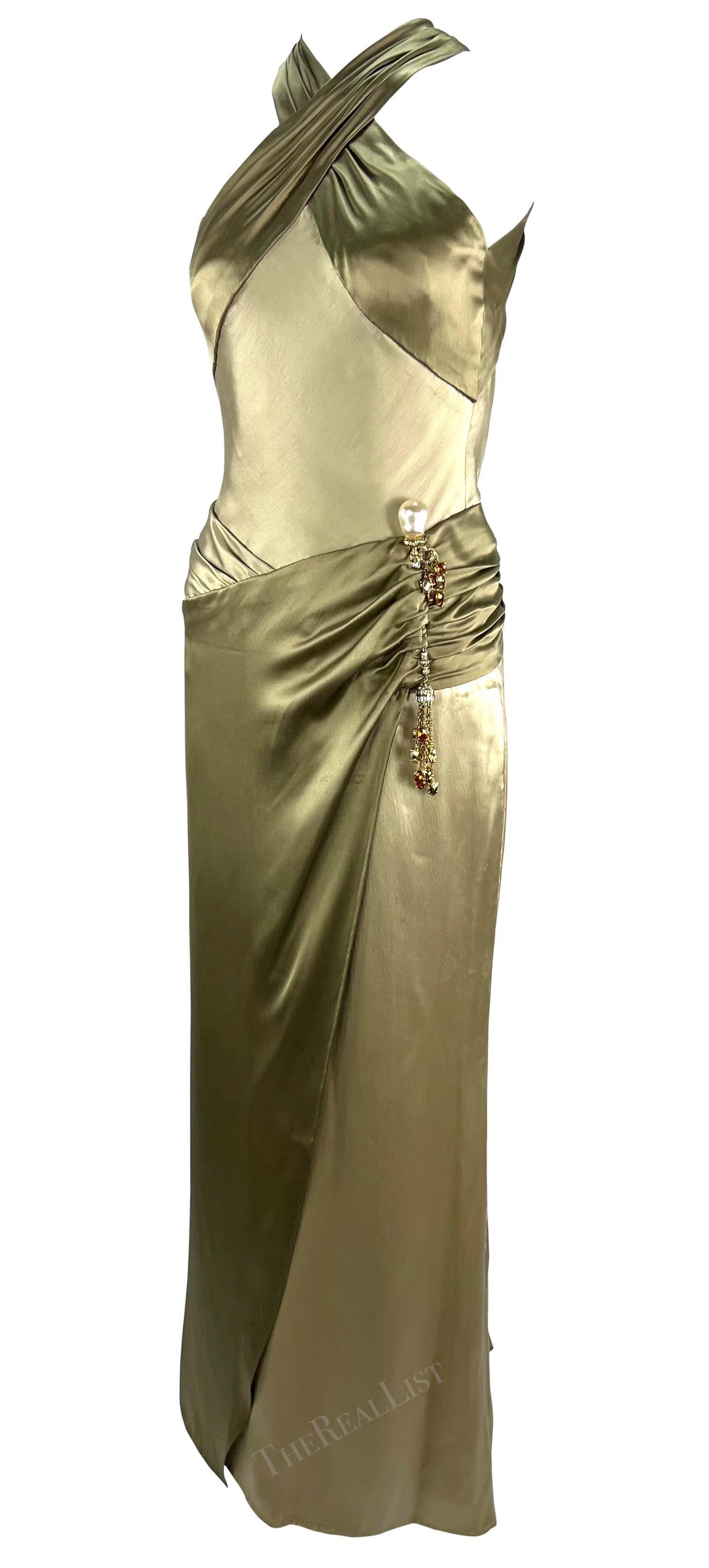 H/W 2005 Valentino Haute Couture Olivgrünes, Metallverziertes Laufstegkleid aus Seide und Metallverzierung Damen im Angebot