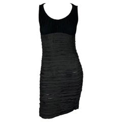 A/I 2005, Versace by Donatella Versace, abito a tubo increspato nero con nastro Bodycon
