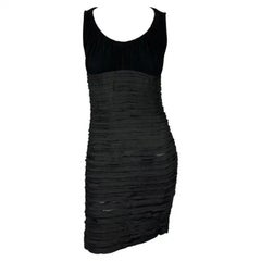 A/I 2005, Versace by Donatella Versace, abito a tubo increspato nero con nastro Bodycon