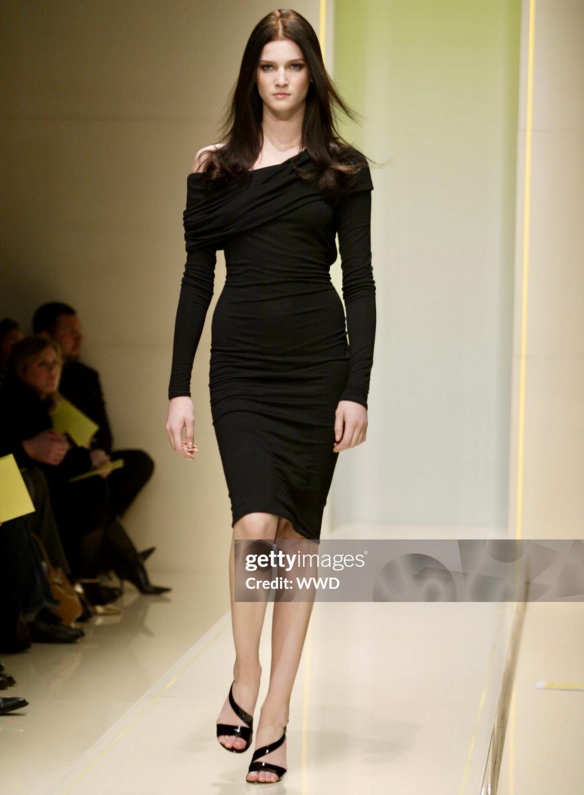 F/W 2005 Versace by Dontella Runway Black Backless Cowl Bodycon Stretch Dress For Sale 2