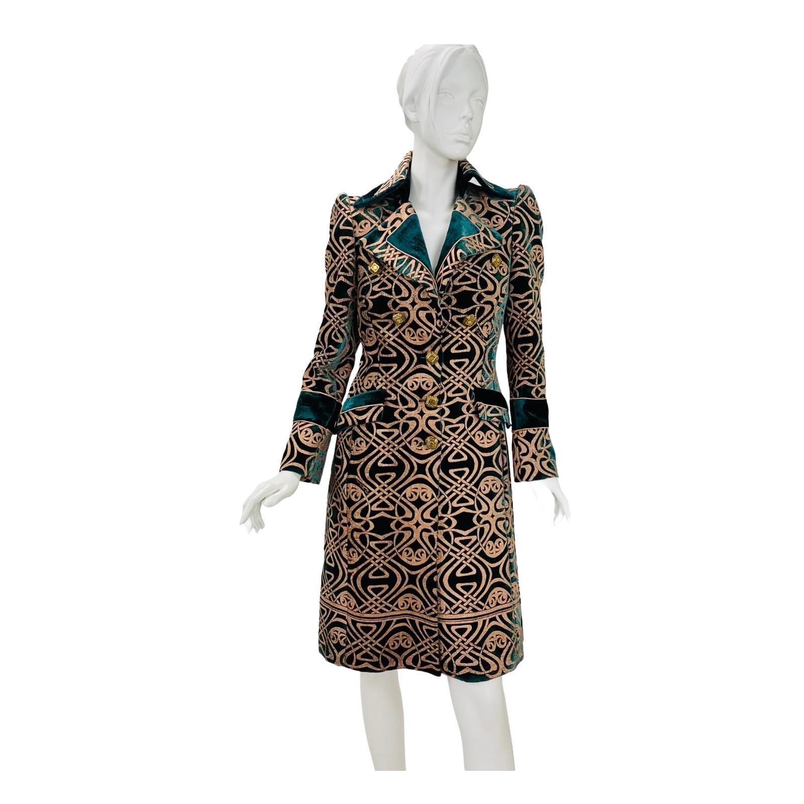 F/W 2006 Vintage Roberto Cavalli Brocade Velvet Coat

Editor’s note:
F/W 2006
Vintage Roberto Cavalli
Brocade Velvet Coat
Emerald Velvet
Gold Finish
Details:
It size 42 – US 6
Condition:
Excellent condition

