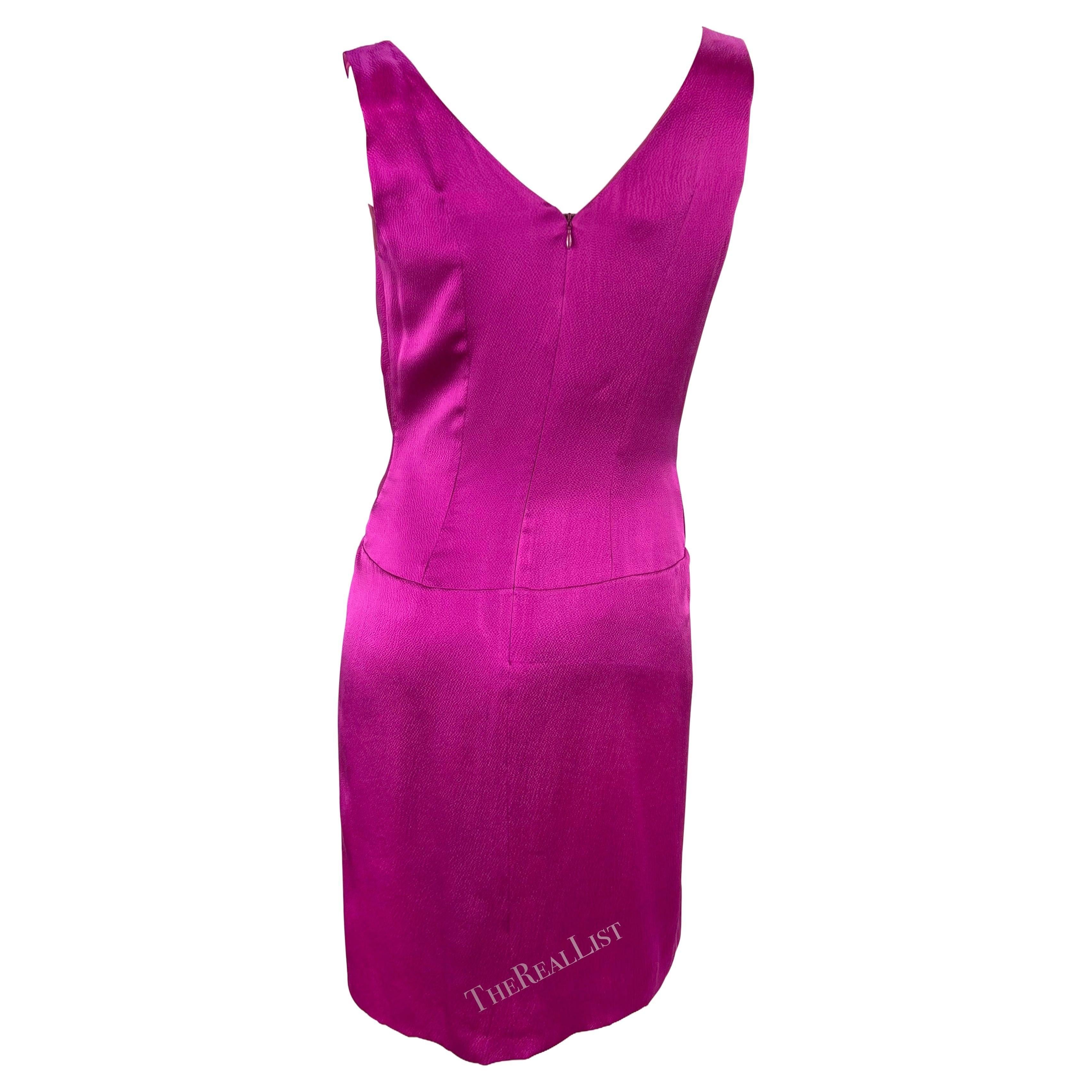 Mini robe à décolleté plongeant en soie fuchsia Christian Dior by John Galliano, A/H 2007 Excellent état - En vente à West Hollywood, CA