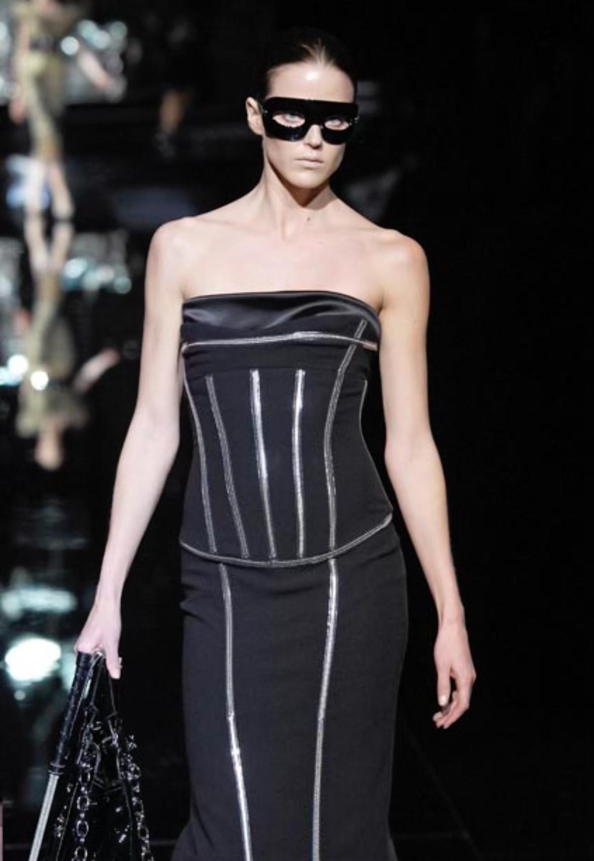 F/W 2007 Dolce & Gabbana Runway PVC Exposed Metal Corset Boning Black Midi Dress For Sale 5
