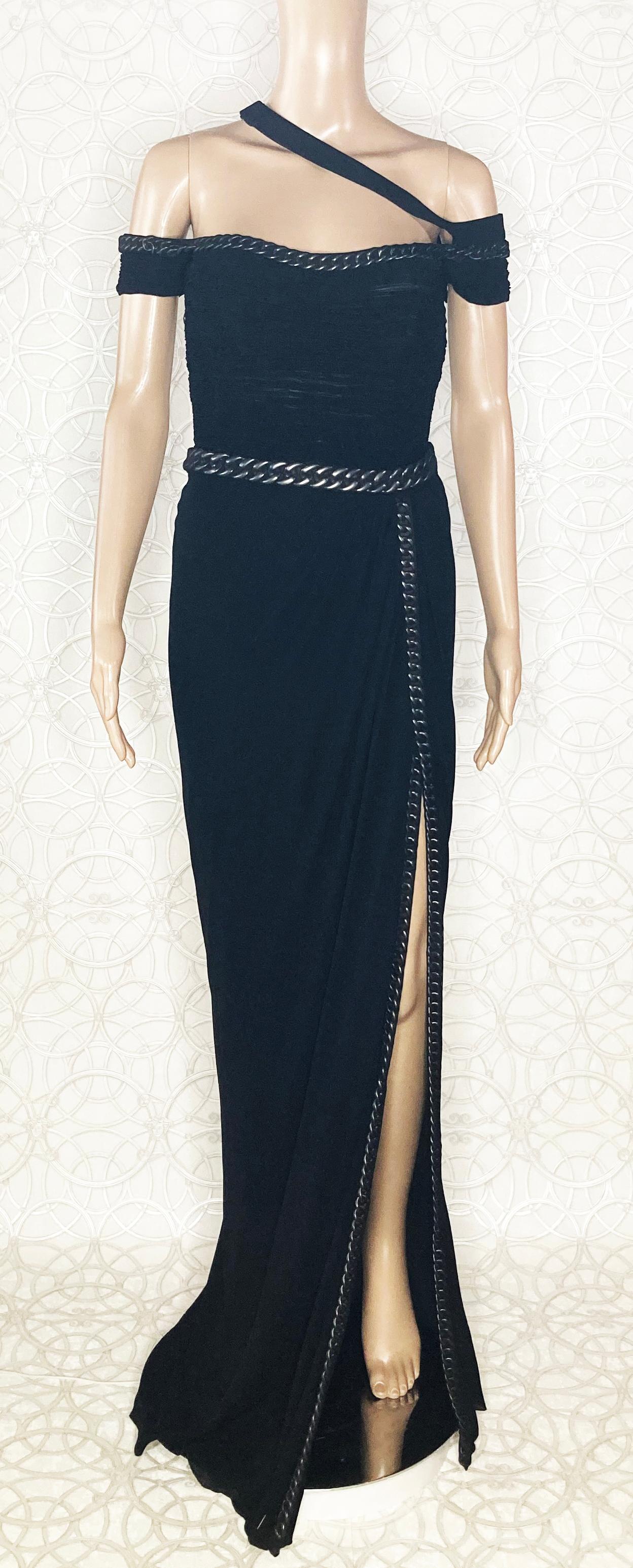 F/W 2007 Look #44 NEW VERSACE CHAIN EMBELLISHED LONG BLACK DRESS GOWN 40 - 4 For Sale 2