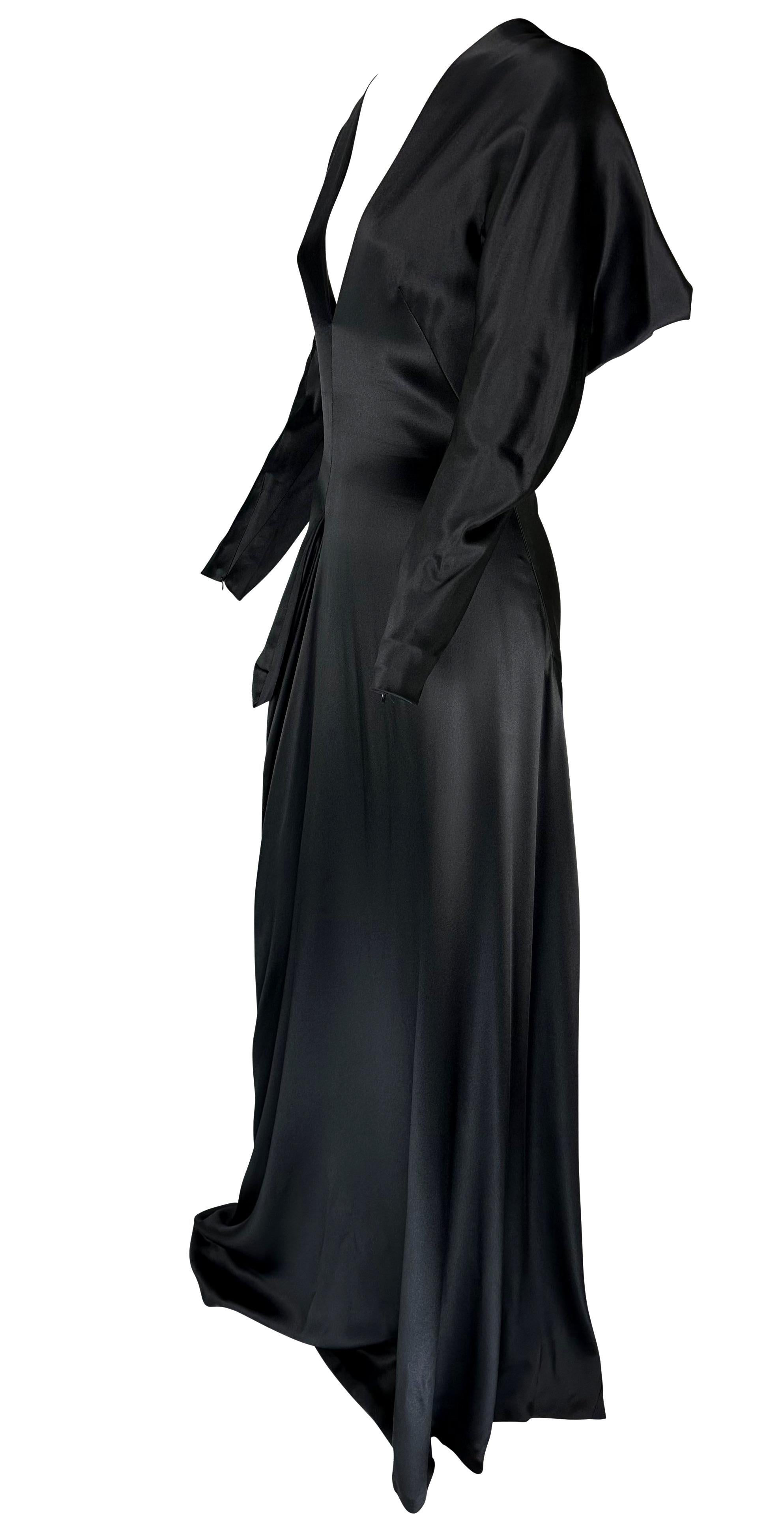 Alexander McQueen - Robe en soie noire structurée asymétrique Angels & Demons, A/H 2010 en vente 3
