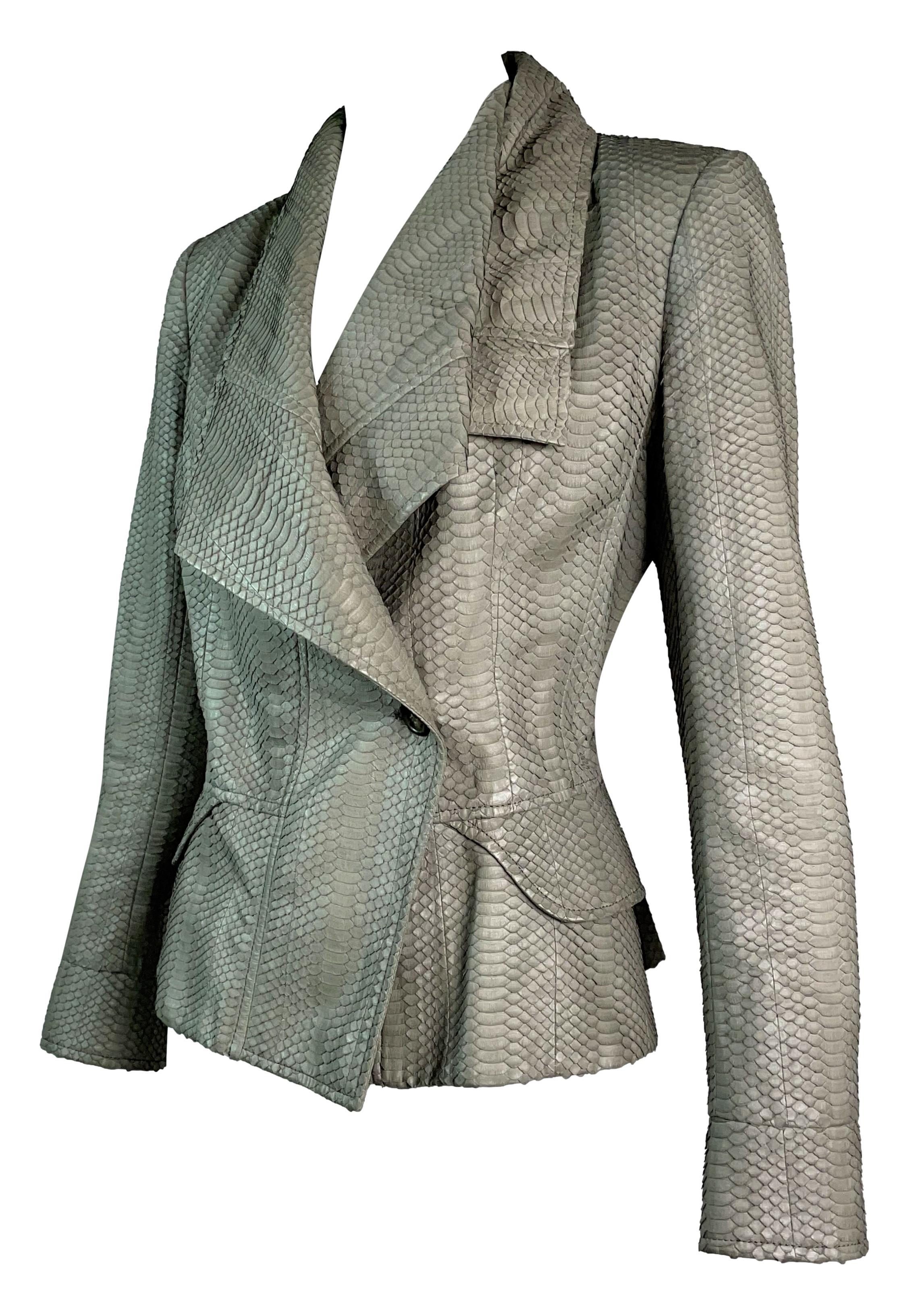 DESIGNER: F/W 2010 Christian Dior by John Galliano Runway

Please contact us for more images and/or information.

CONDITION: Good- Outside is flawless, very light discoloration on area of lining- extremely minor and not seen

FABRIC: Snakeskin lined