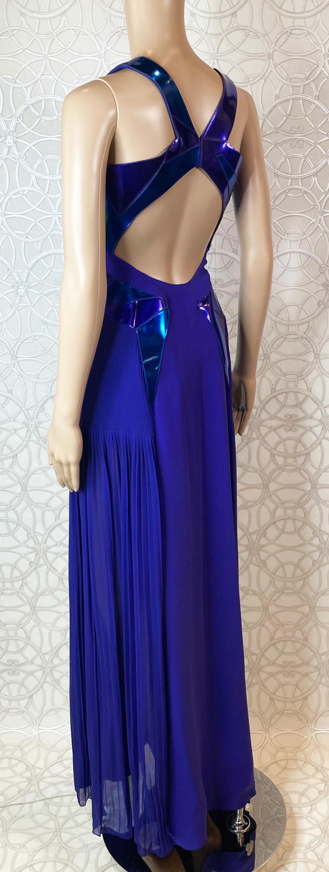 Women's F/W 2010 Look # 38 VERSACE EMBELLISHED DARK BLUE GOWN DRESS 40 - 4